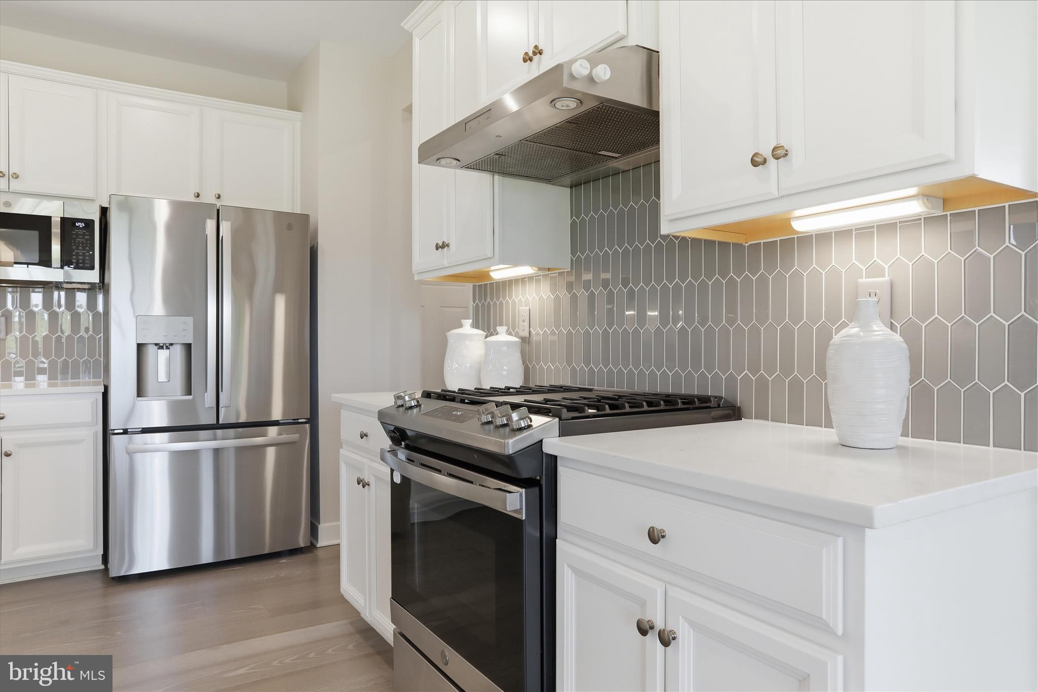 LAKE LINGANORE - Residential