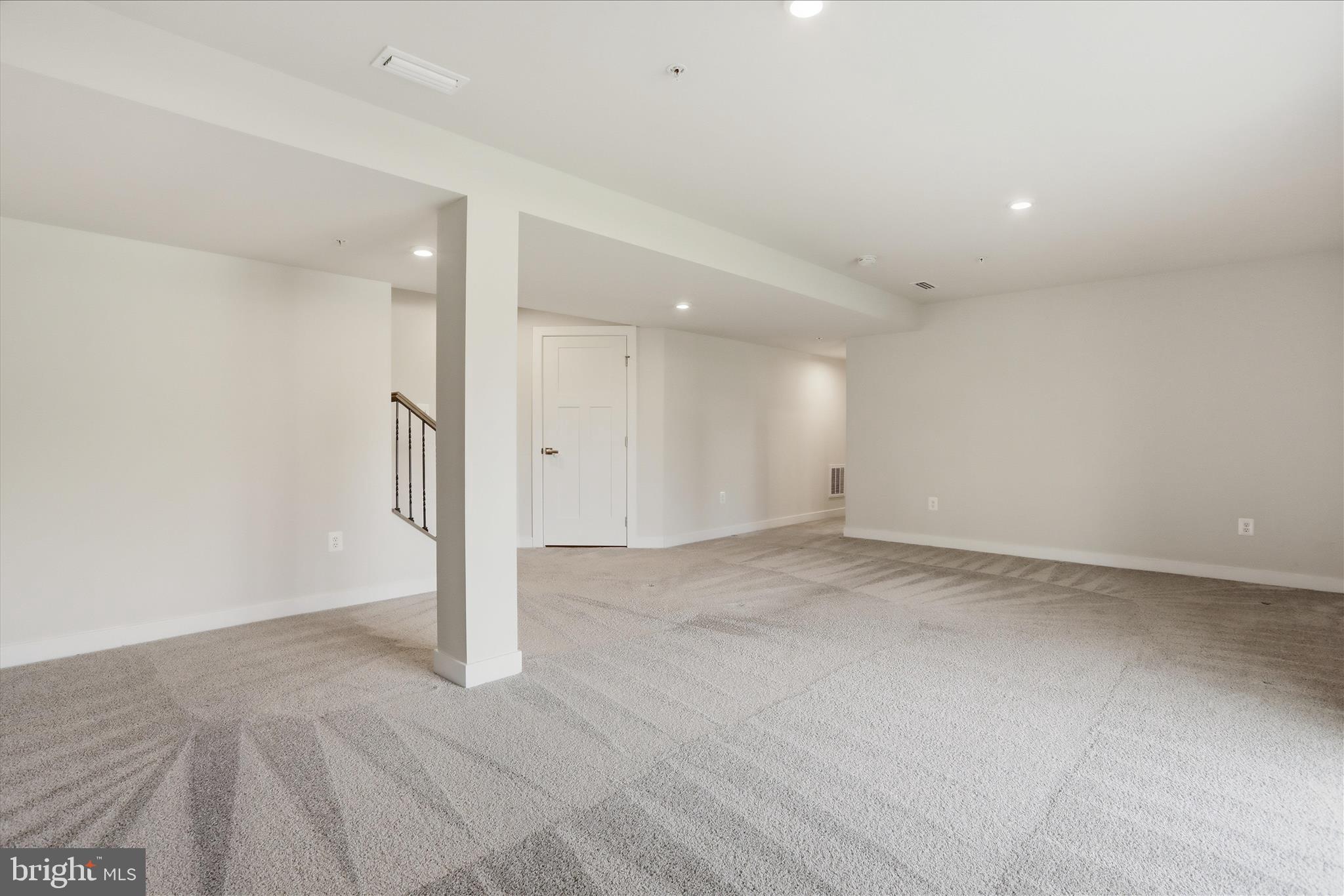 LAKE LINGANORE - Residential