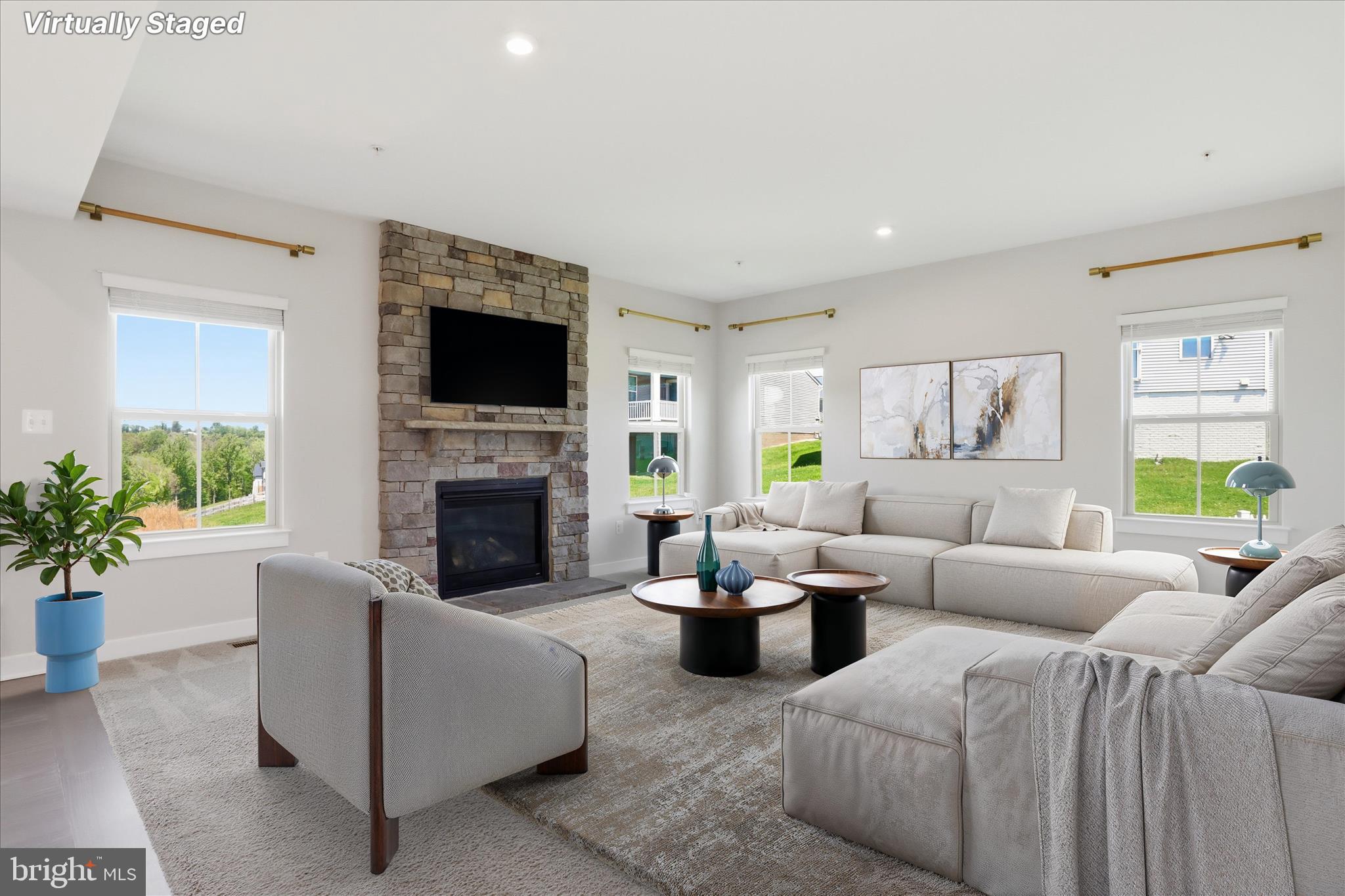 LAKE LINGANORE - Residential