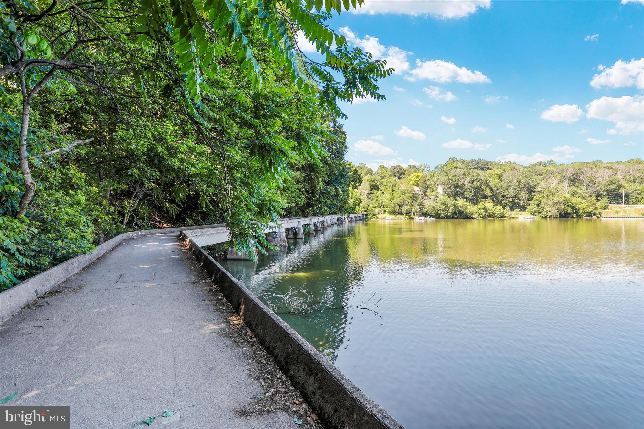 LAKE LINGANORE - Residential