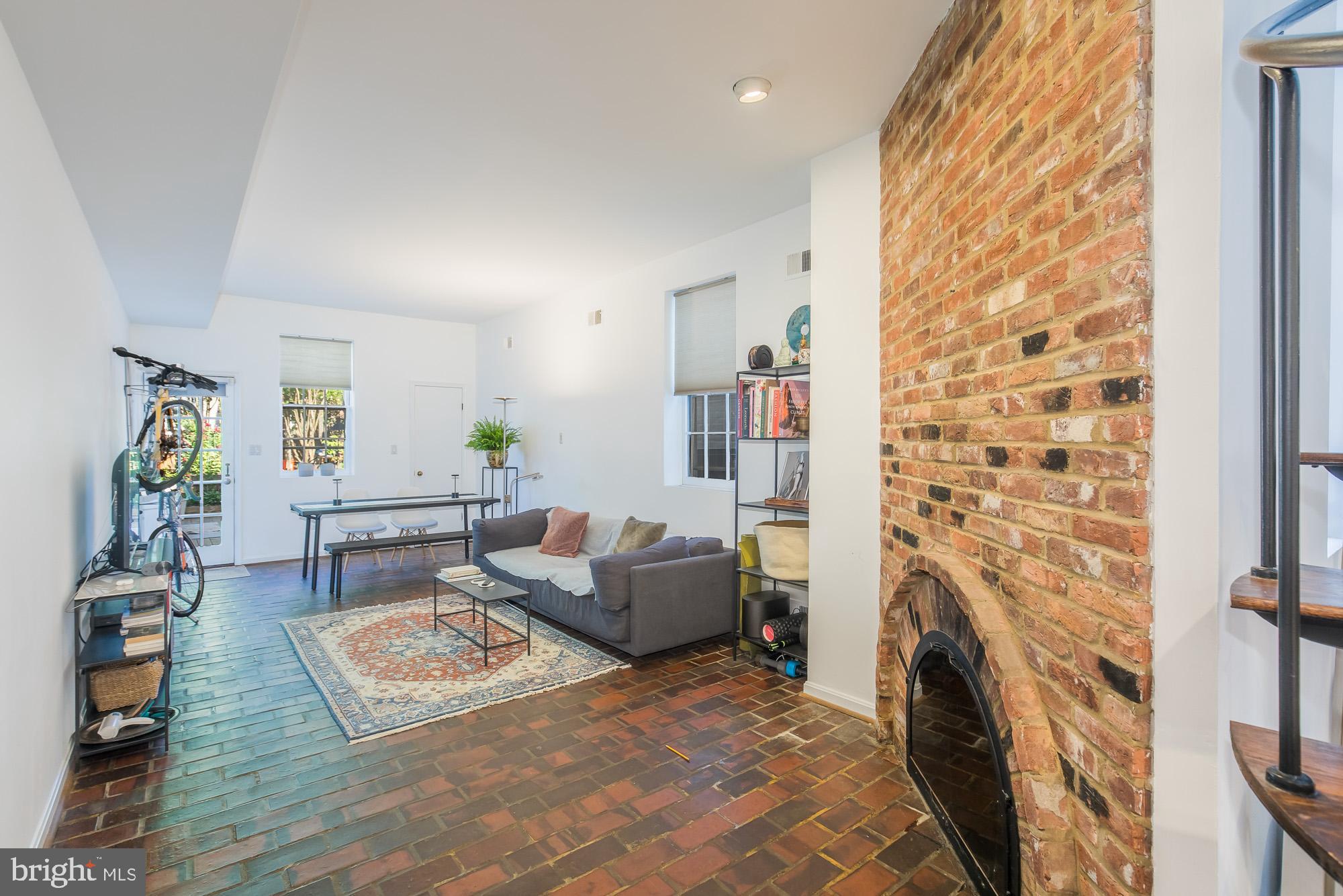 238 14TH STREET SE