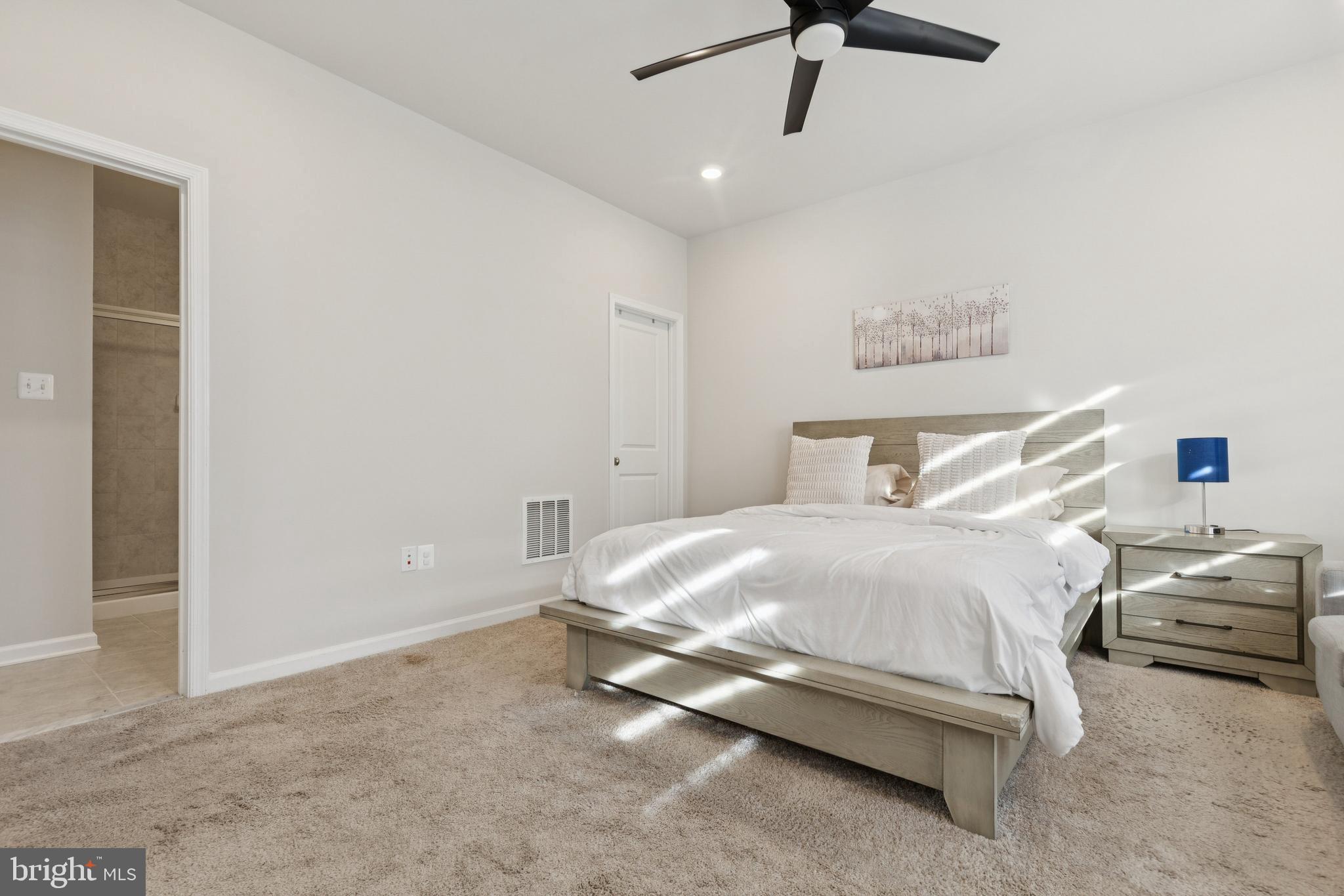 EAST QUARTER - Residential