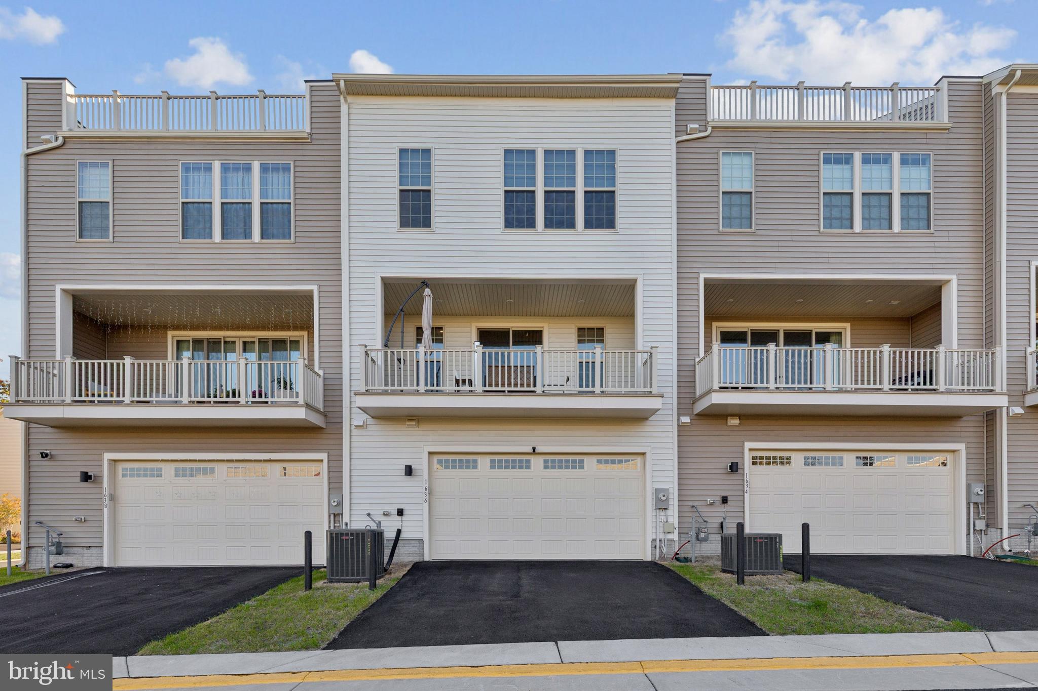 EAST QUARTER - Residential