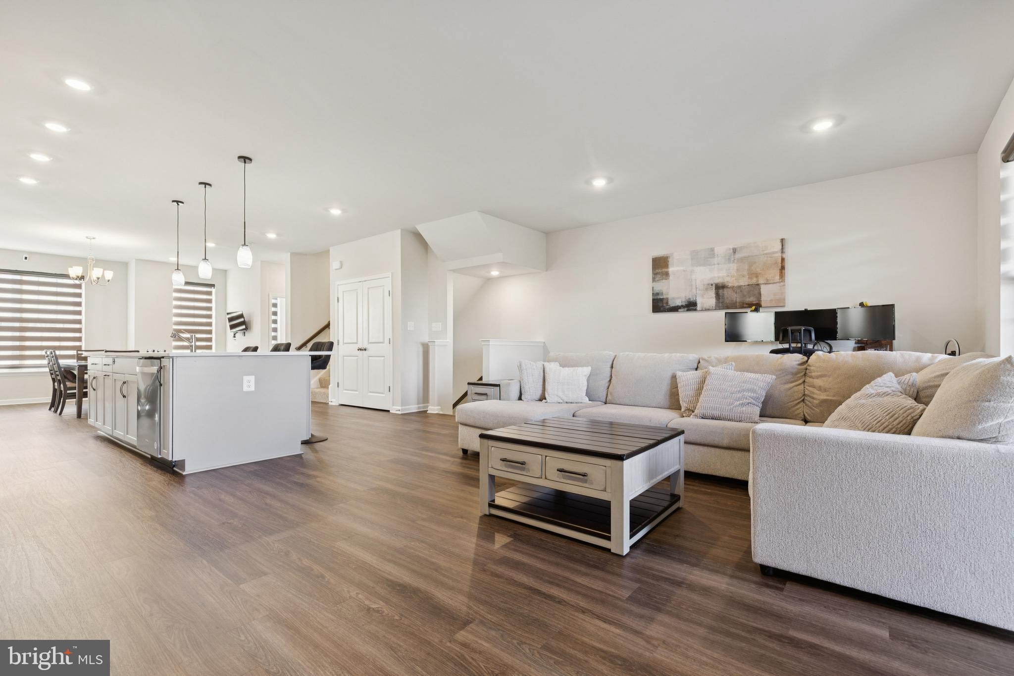 EAST QUARTER - Residential