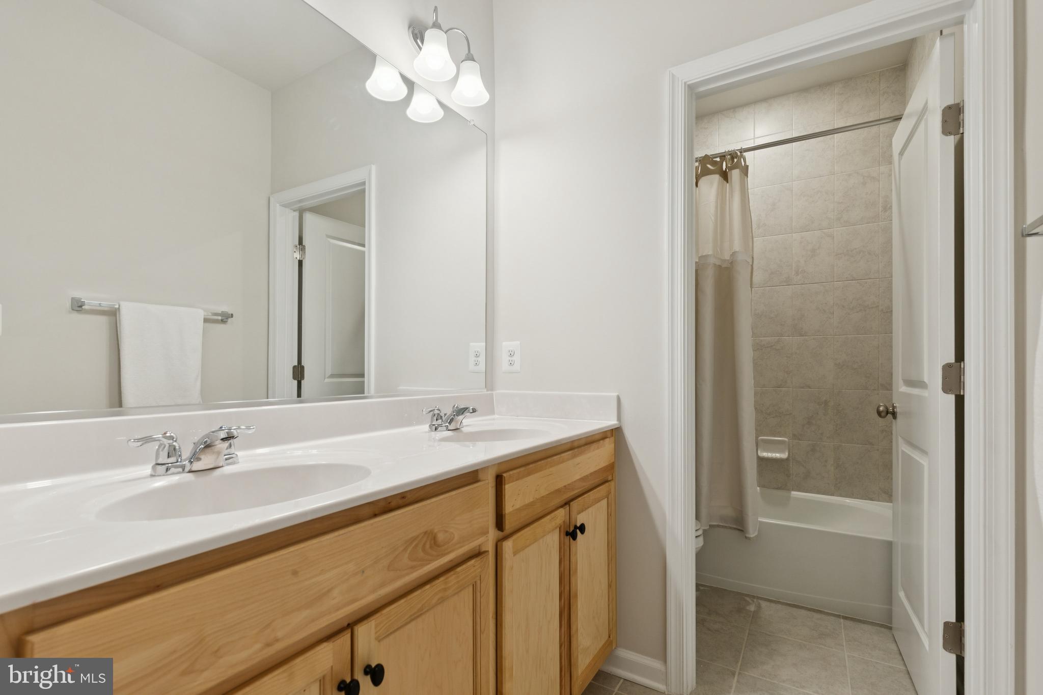 EAST QUARTER - Residential