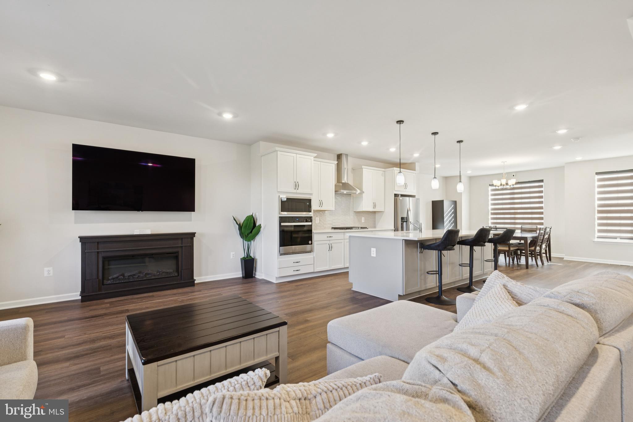 EAST QUARTER - Residential