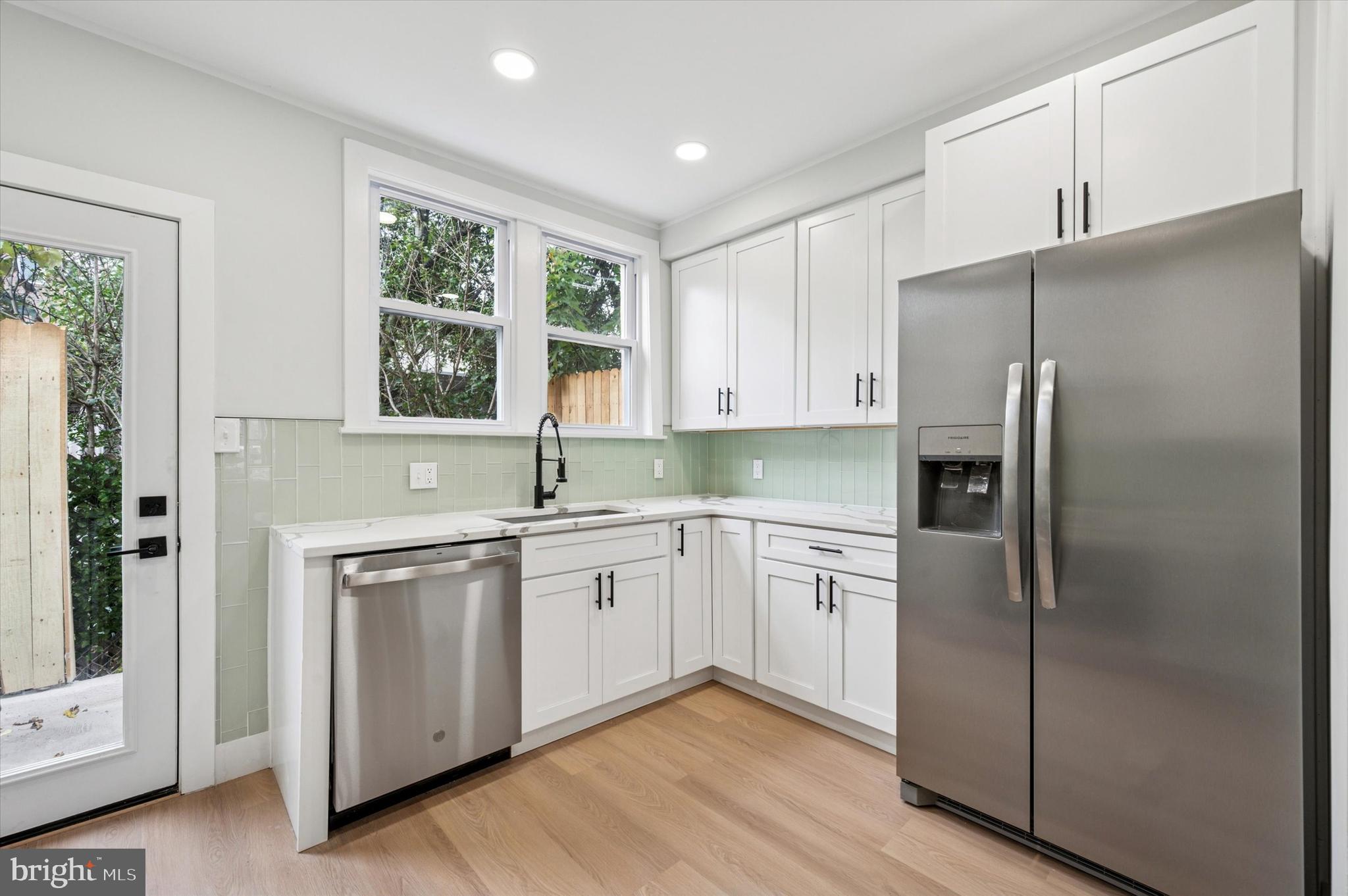 PORT RICHMOND - Residential