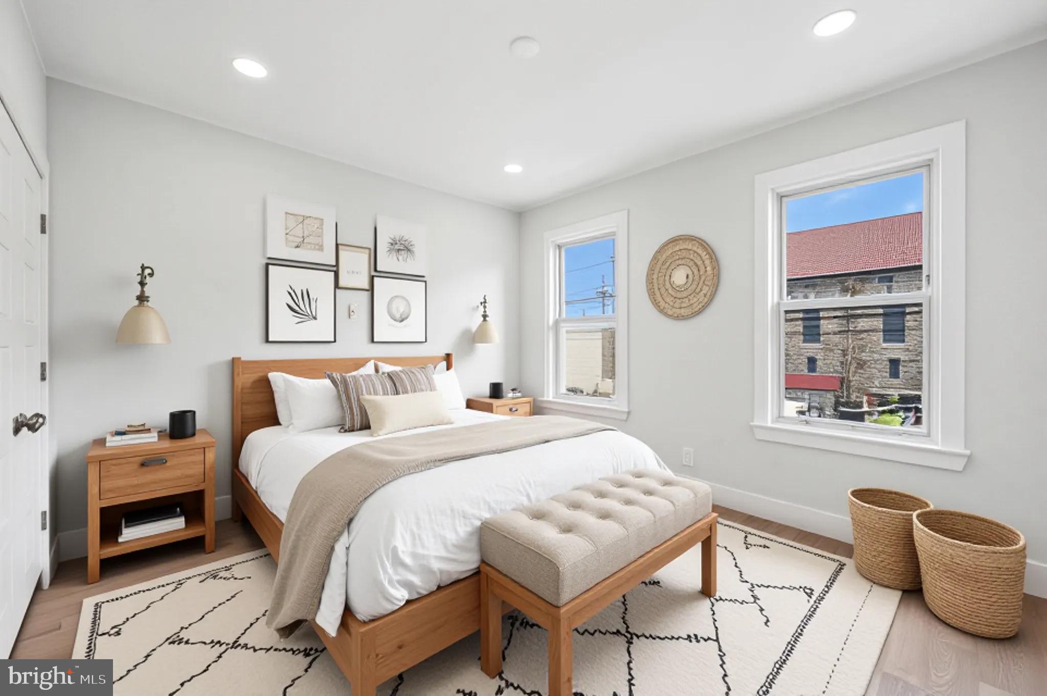 PORT RICHMOND - Residential