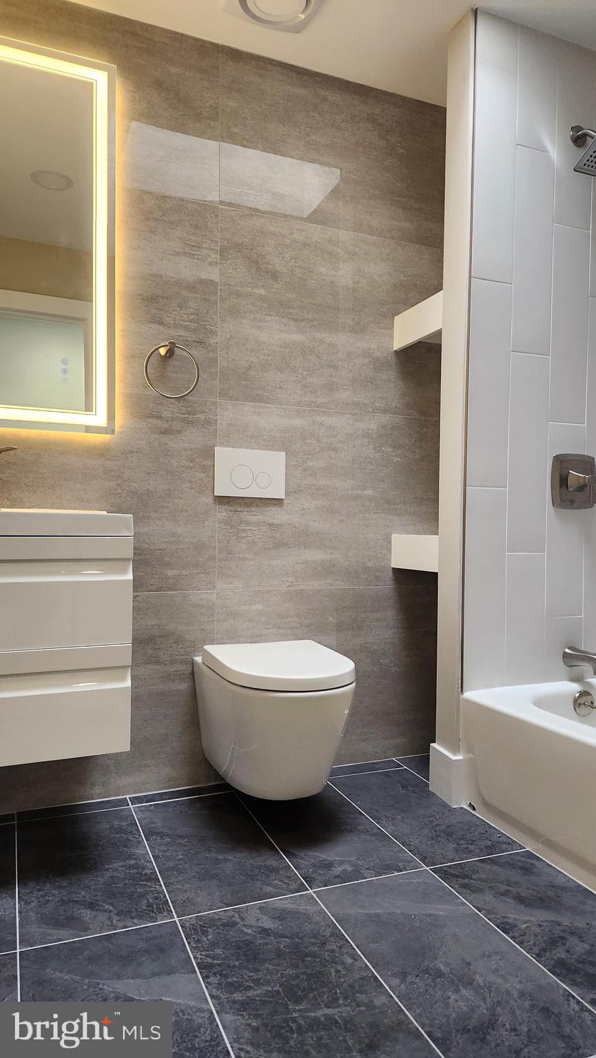 PORT RICHMOND - Residential