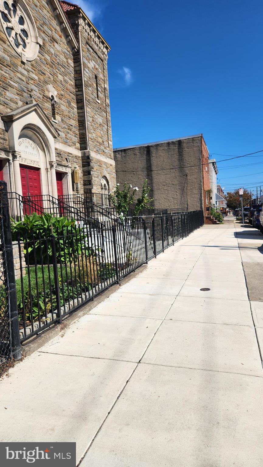 PORT RICHMOND - Residential