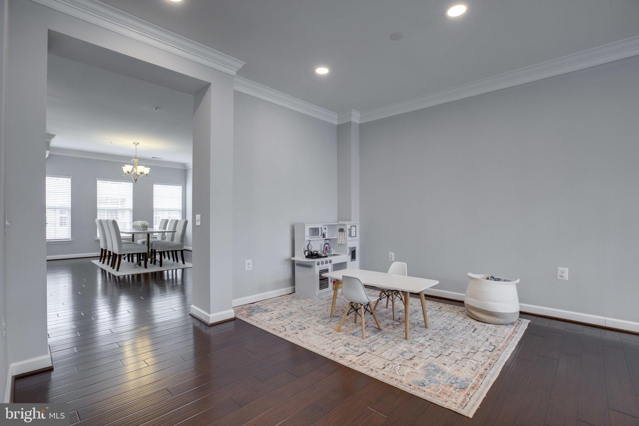 EAST GATE 3 CONDOMINIUM - Residential