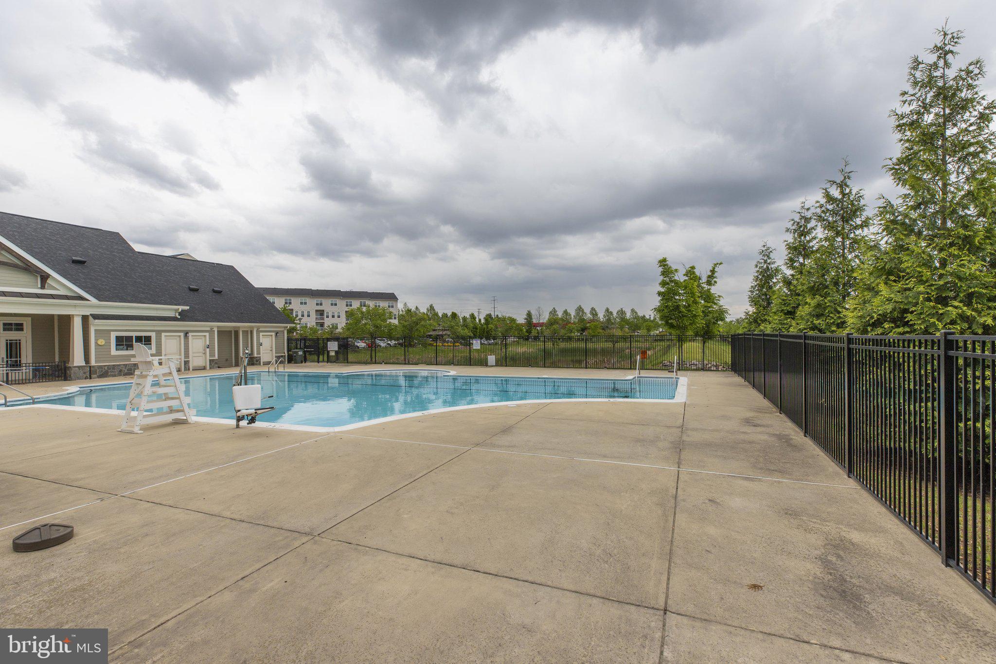 EAST GATE 3 CONDOMINIUM - Residential