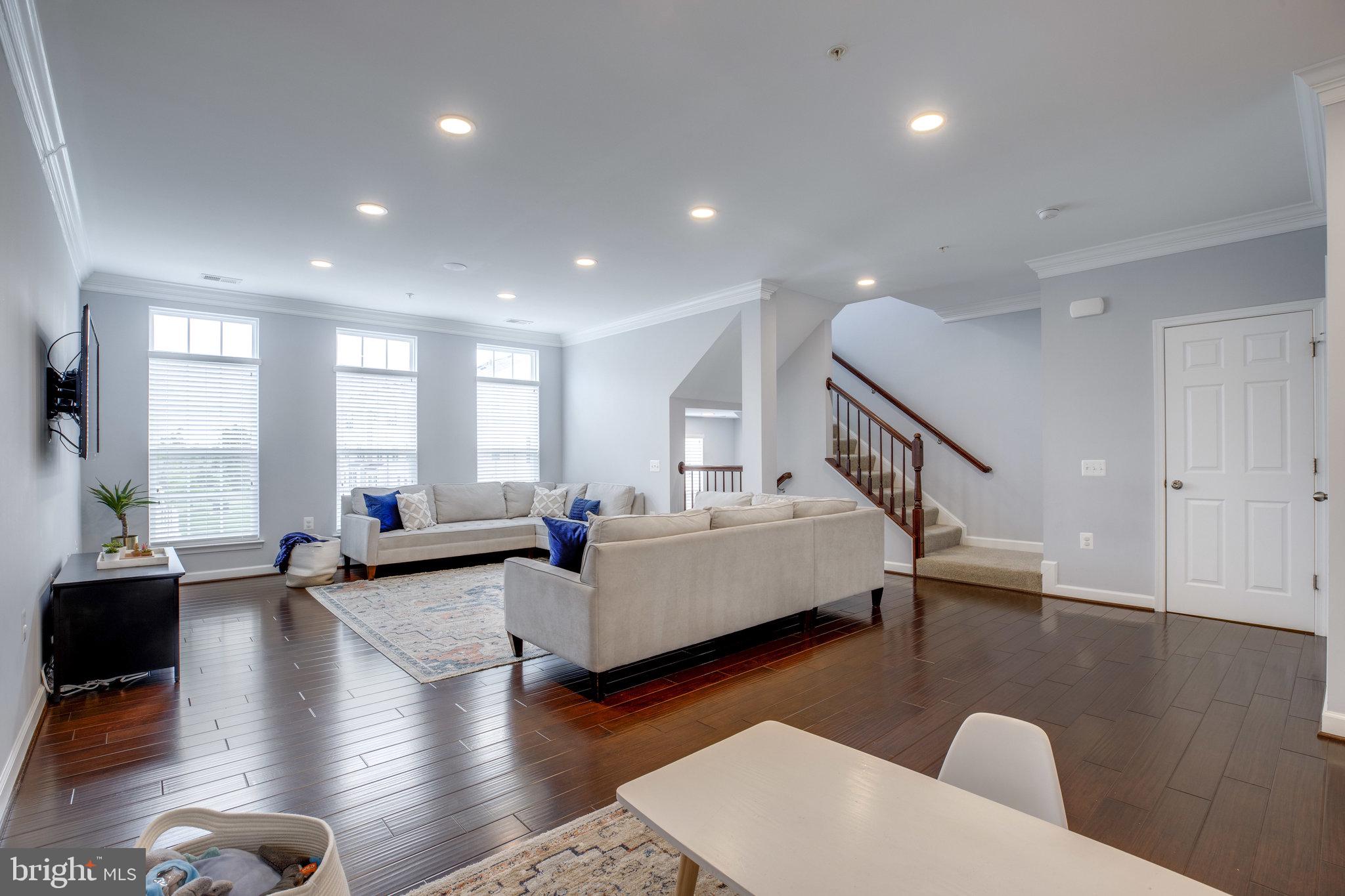 EAST GATE 3 CONDOMINIUM - Residential