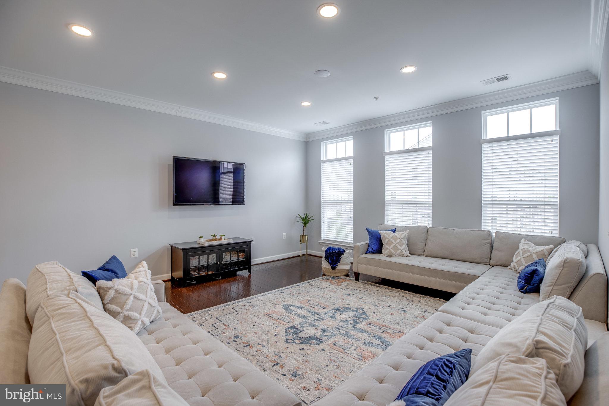 EAST GATE 3 CONDOMINIUM - Residential