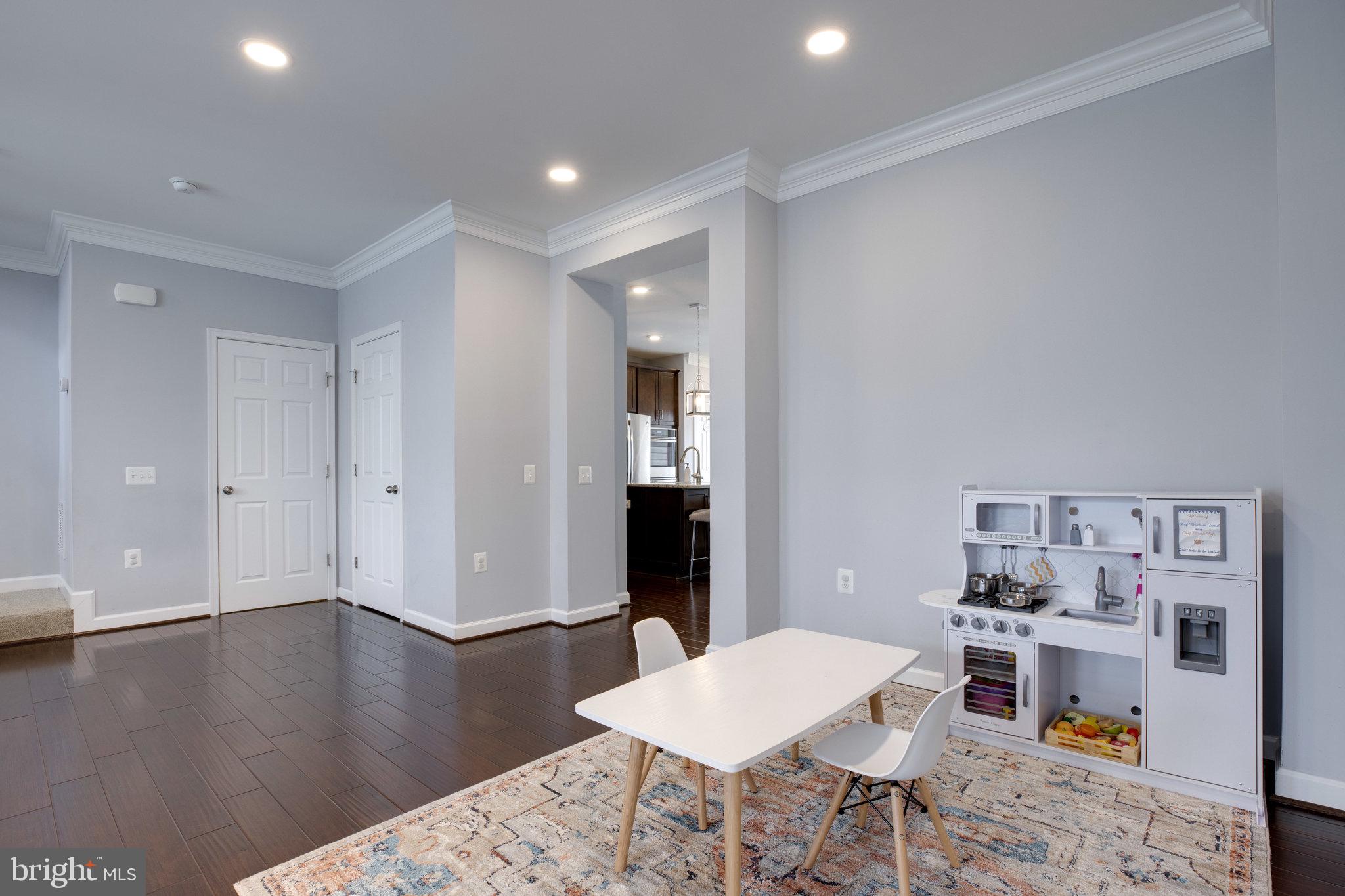 EAST GATE 3 CONDOMINIUM - Residential