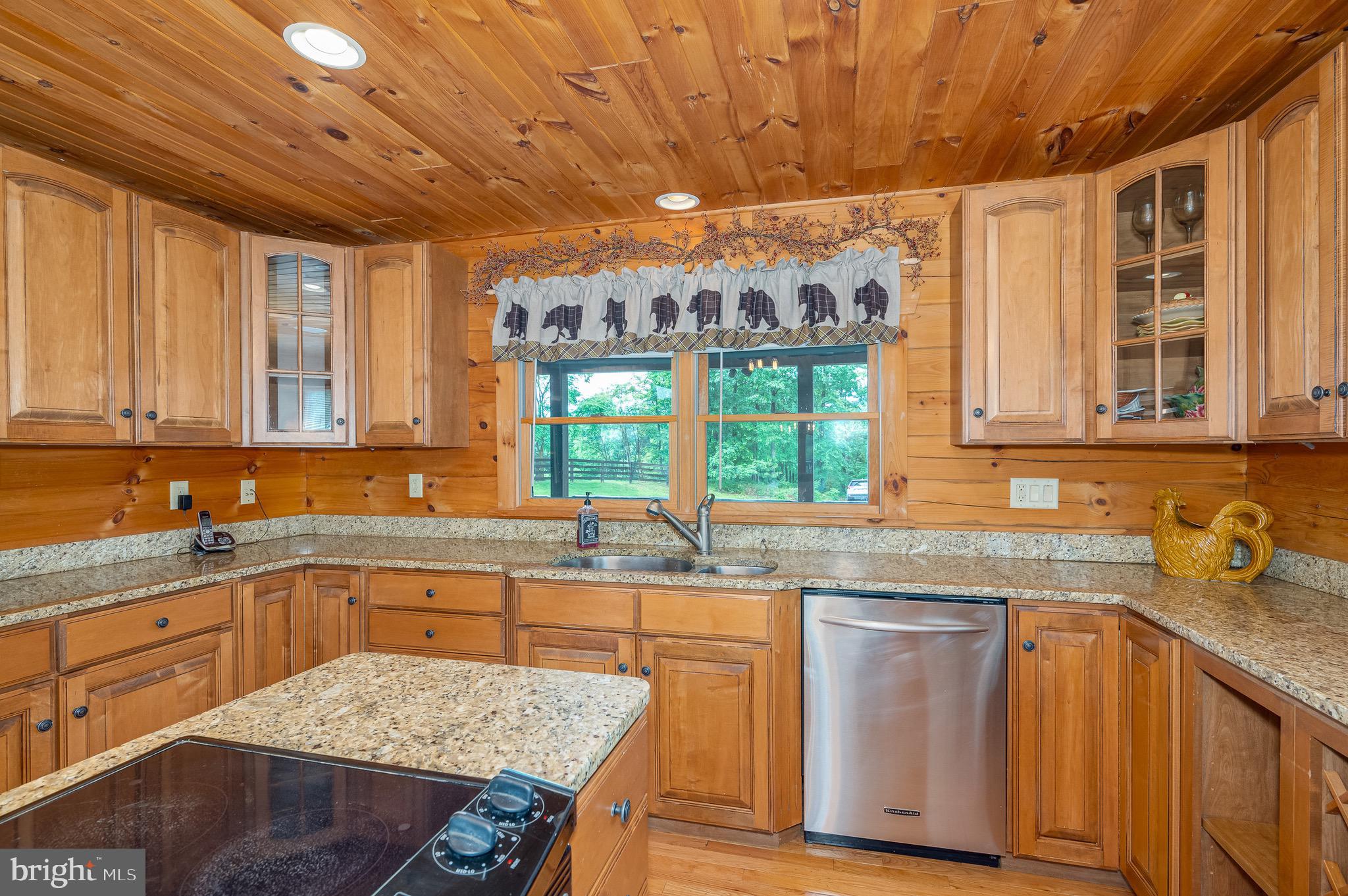 ASHTON WOODS - Residential