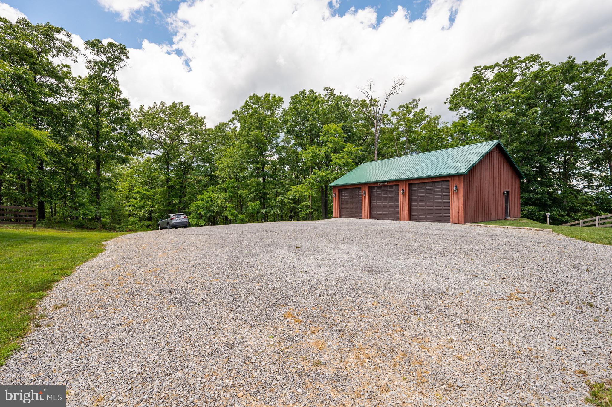 ASHTON WOODS - Residential