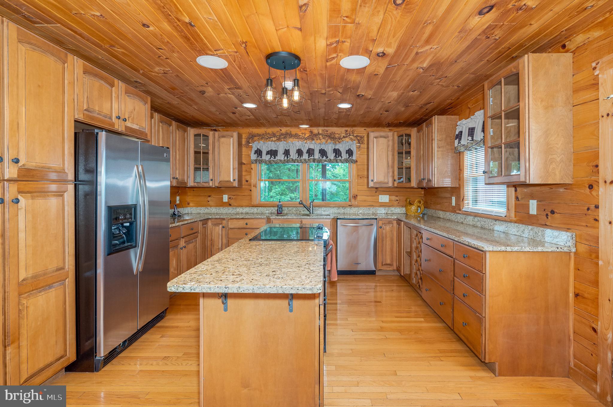 ASHTON WOODS - Residential