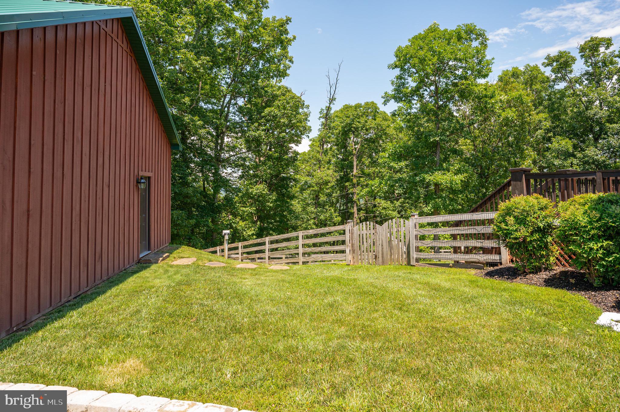 ASHTON WOODS - Residential