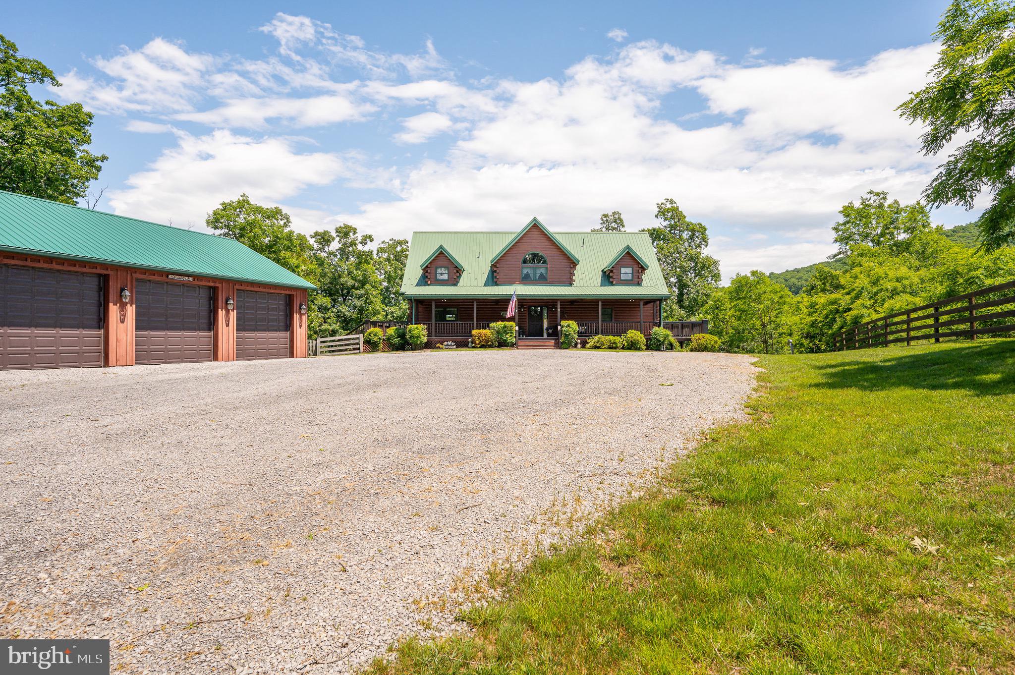 ASHTON WOODS - Residential