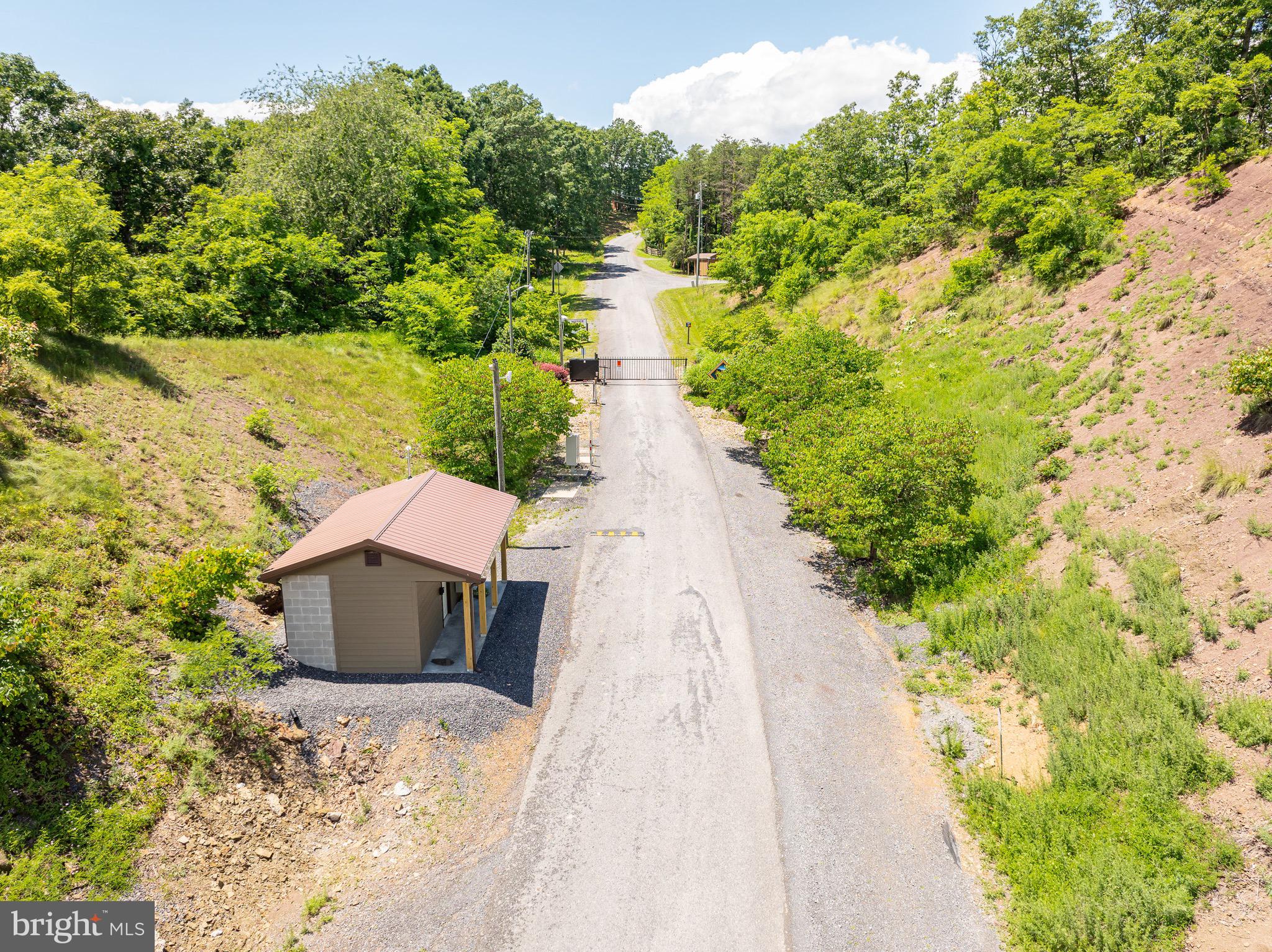 ASHTON WOODS - Residential