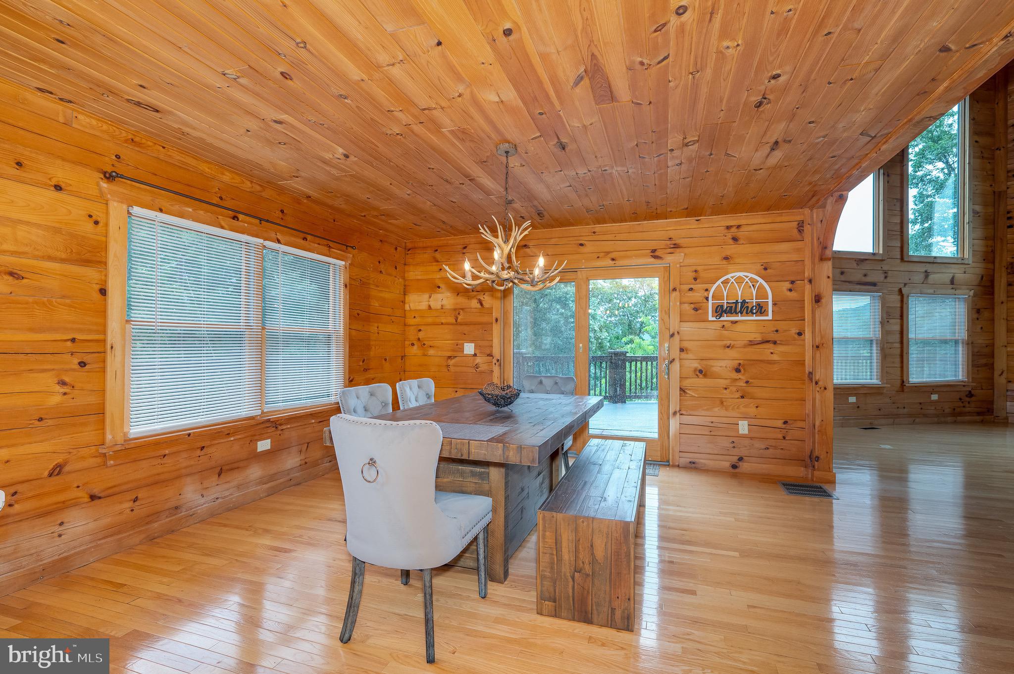 ASHTON WOODS - Residential