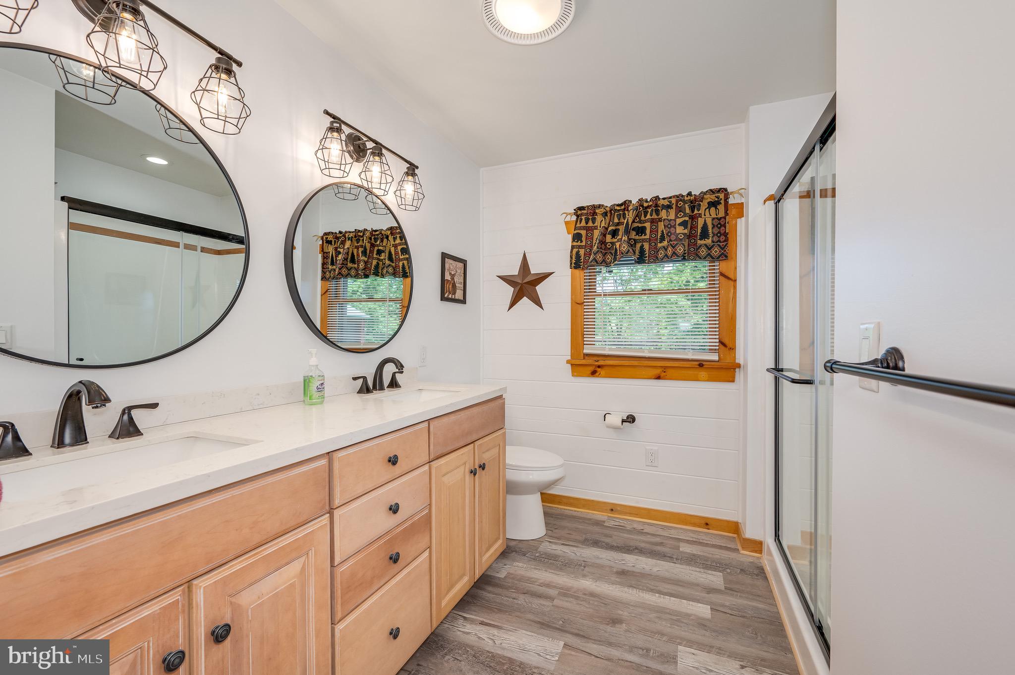 ASHTON WOODS - Residential