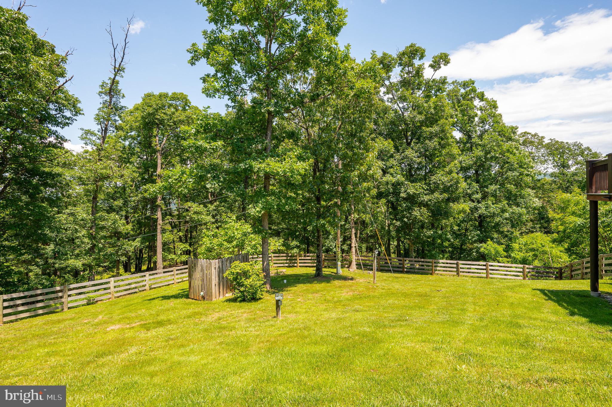 ASHTON WOODS - Residential