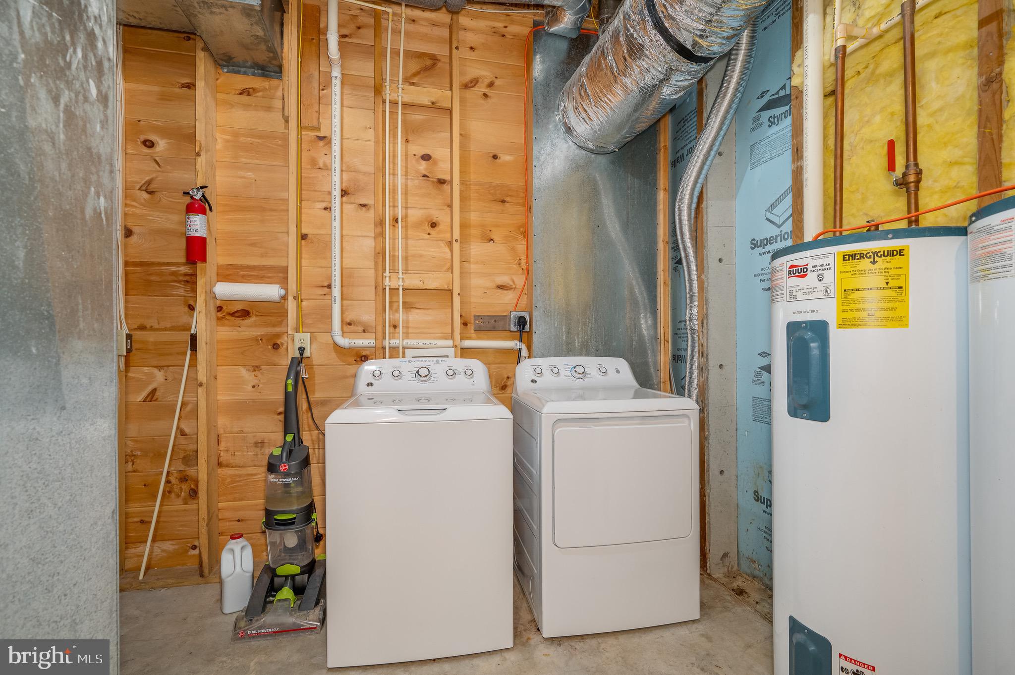 ASHTON WOODS - Residential