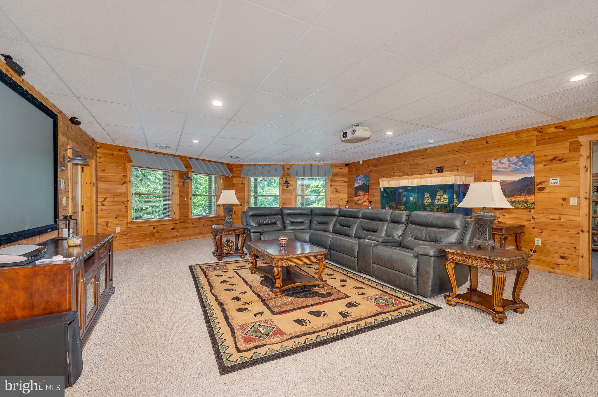 ASHTON WOODS - Residential