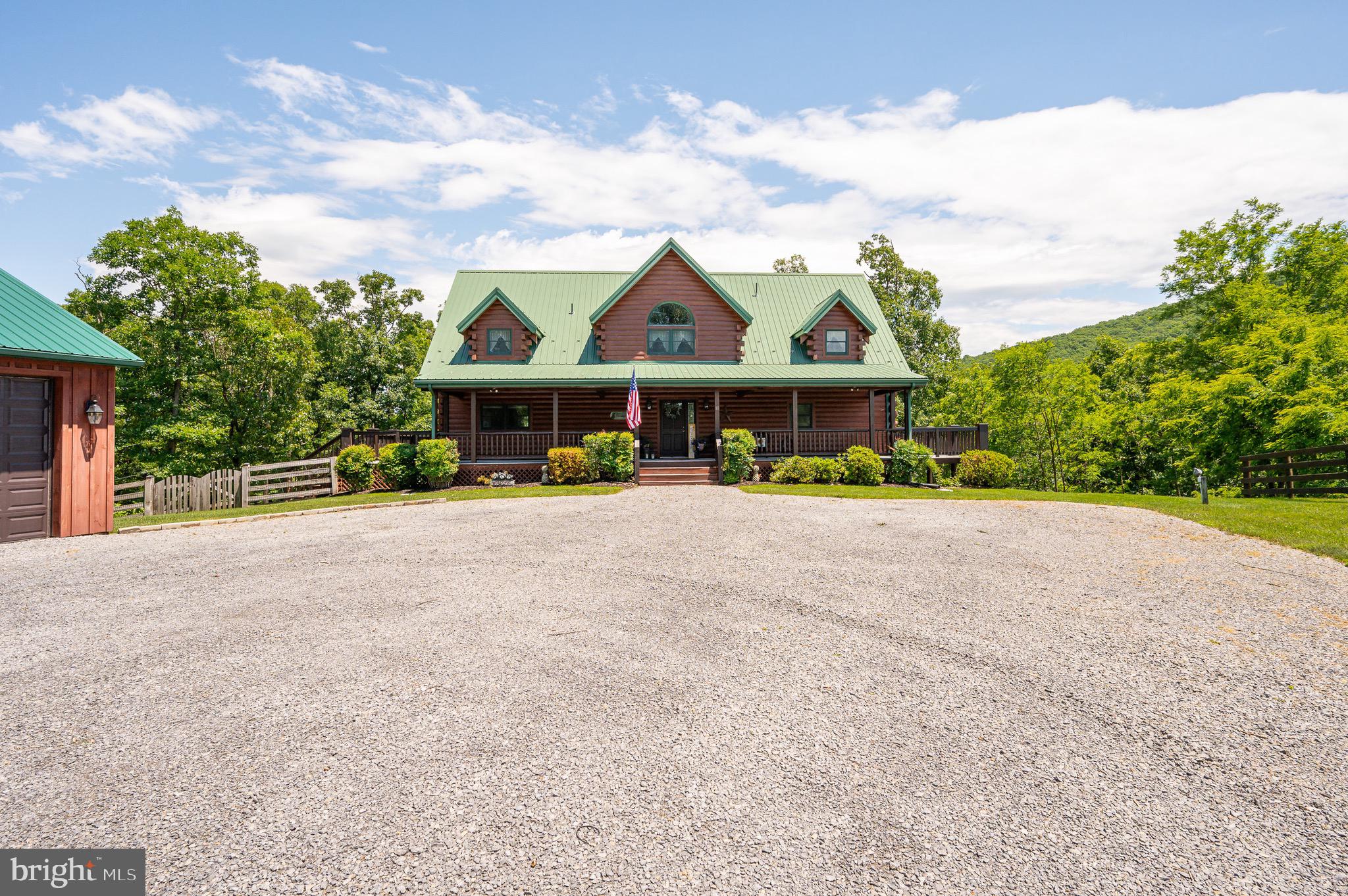 ASHTON WOODS - Residential