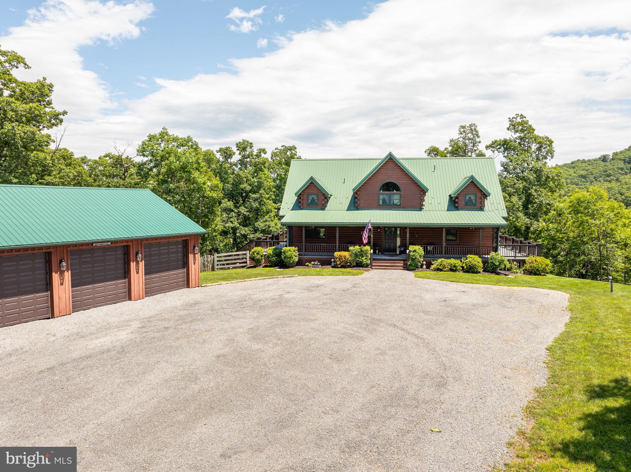 ASHTON WOODS - Residential