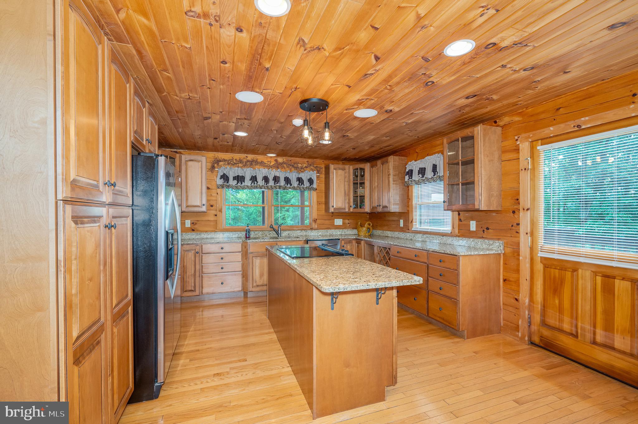 ASHTON WOODS - Residential