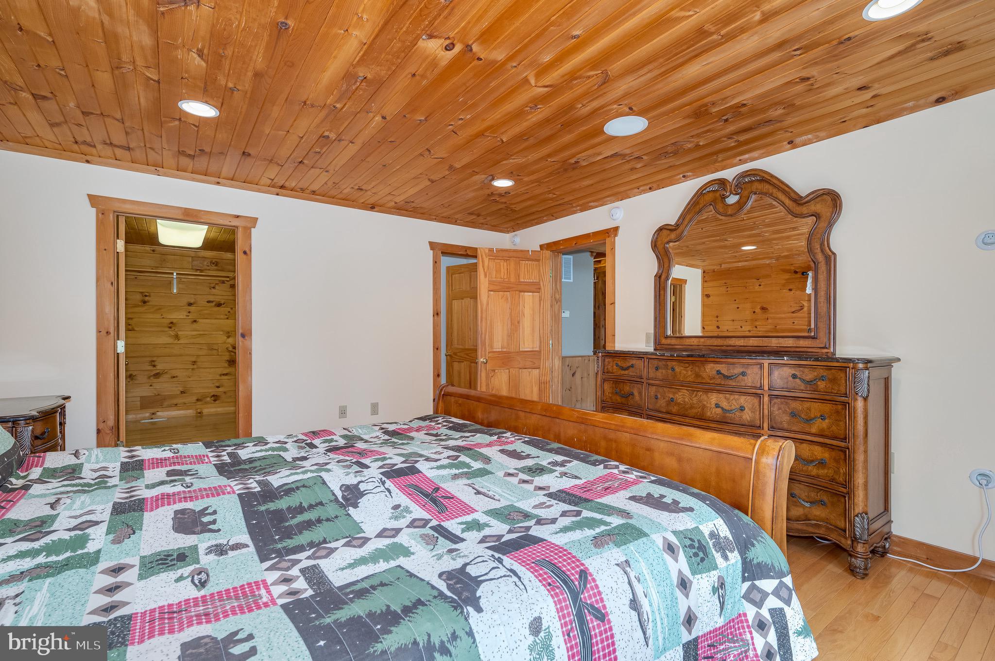 ASHTON WOODS - Residential