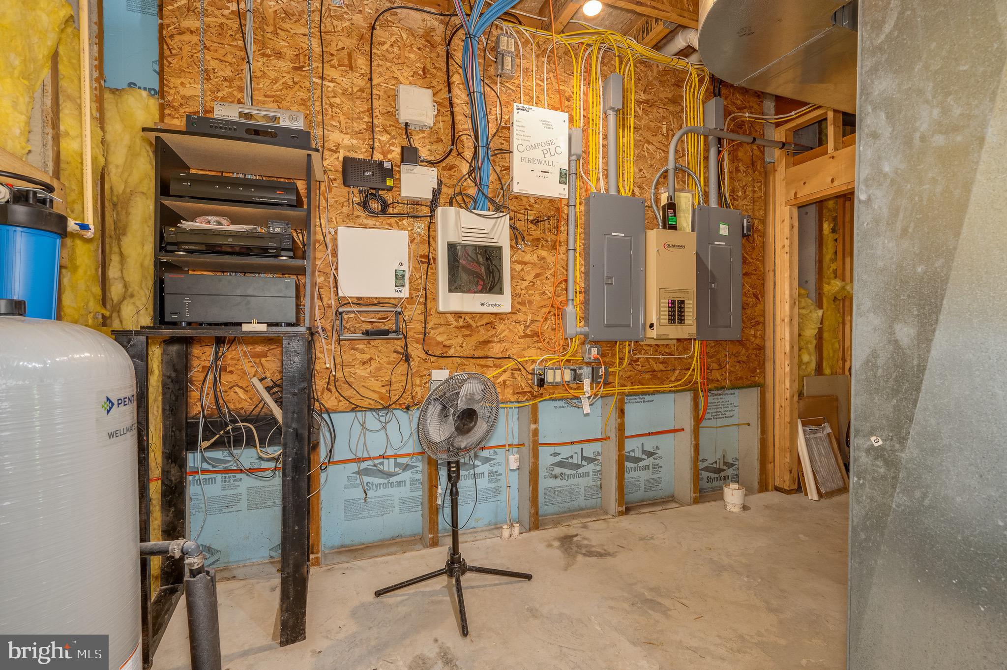 ASHTON WOODS - Residential