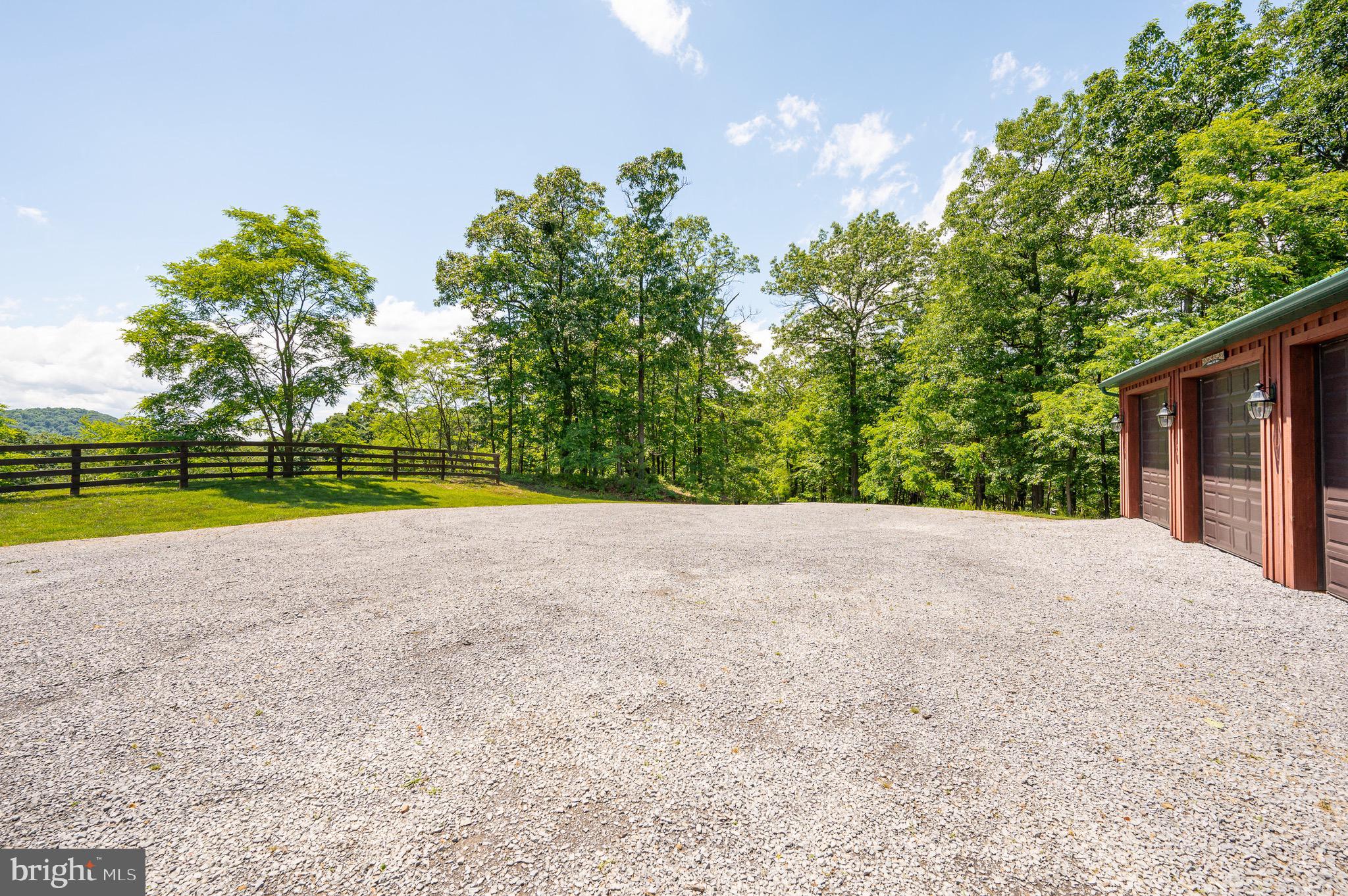 ASHTON WOODS - Residential