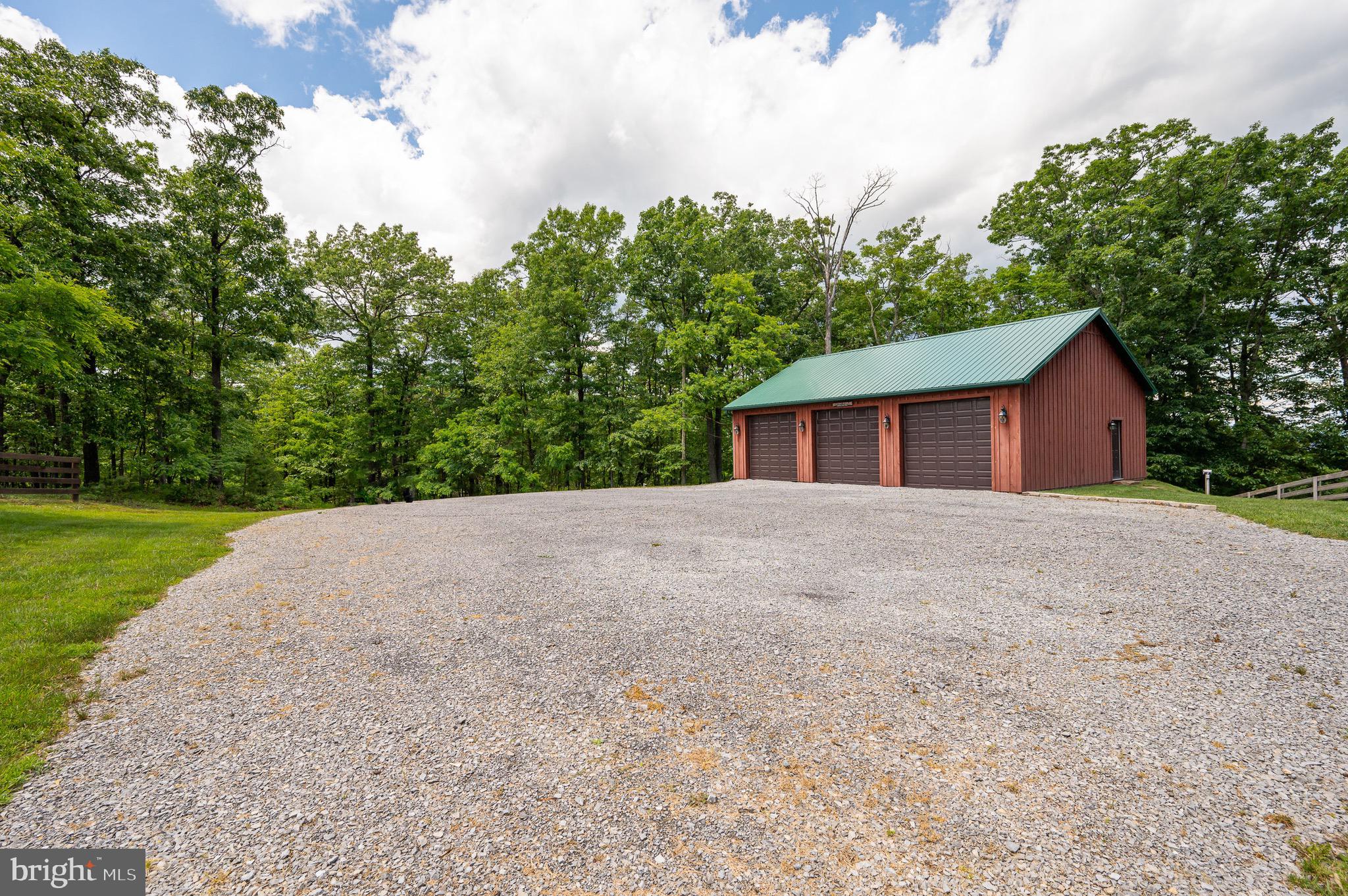 ASHTON WOODS - Residential