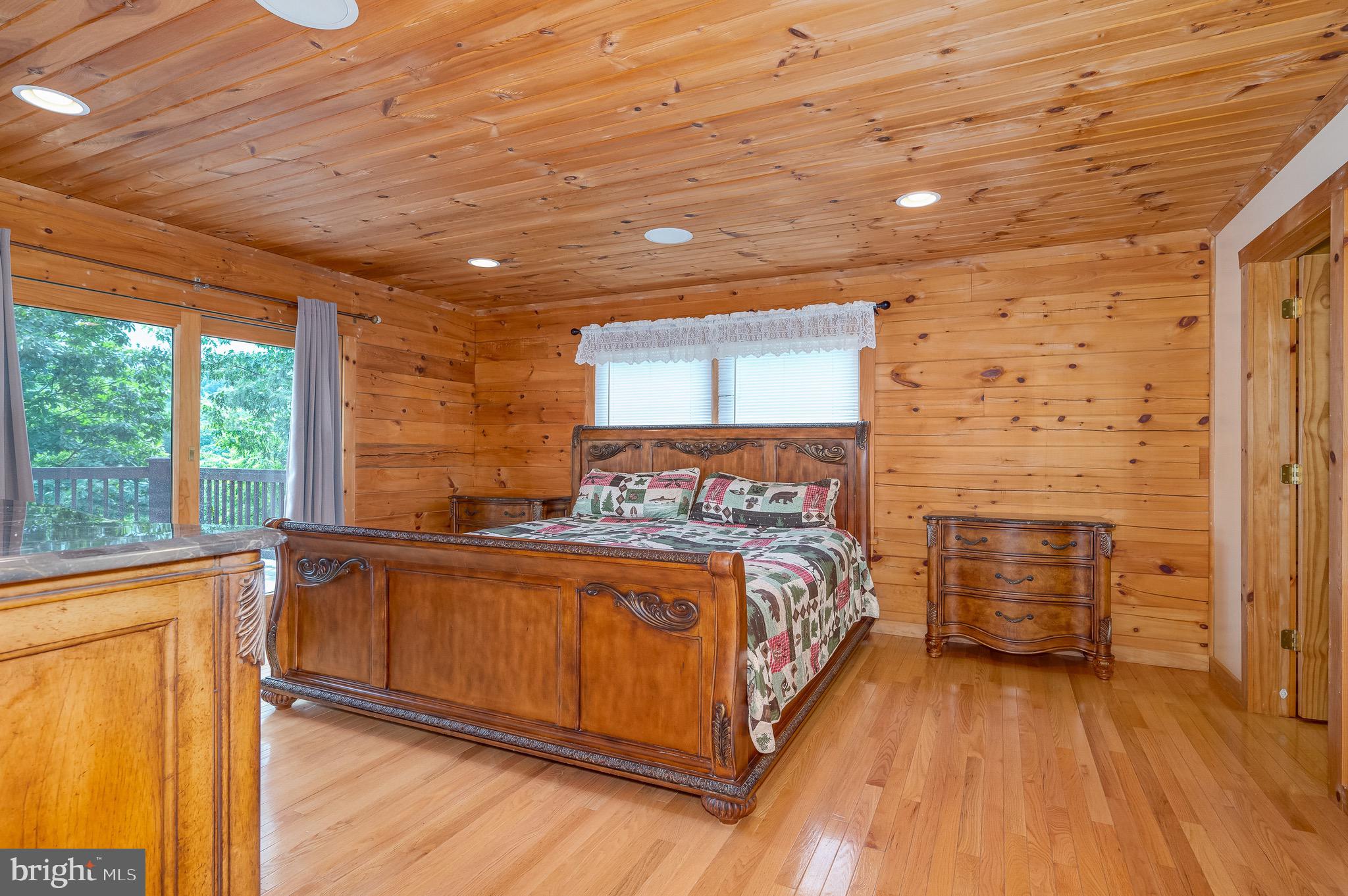 ASHTON WOODS - Residential