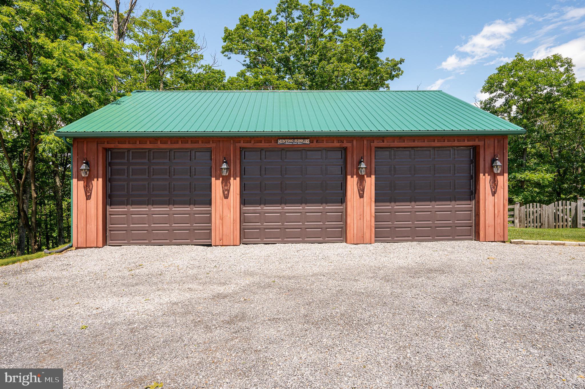 ASHTON WOODS - Residential