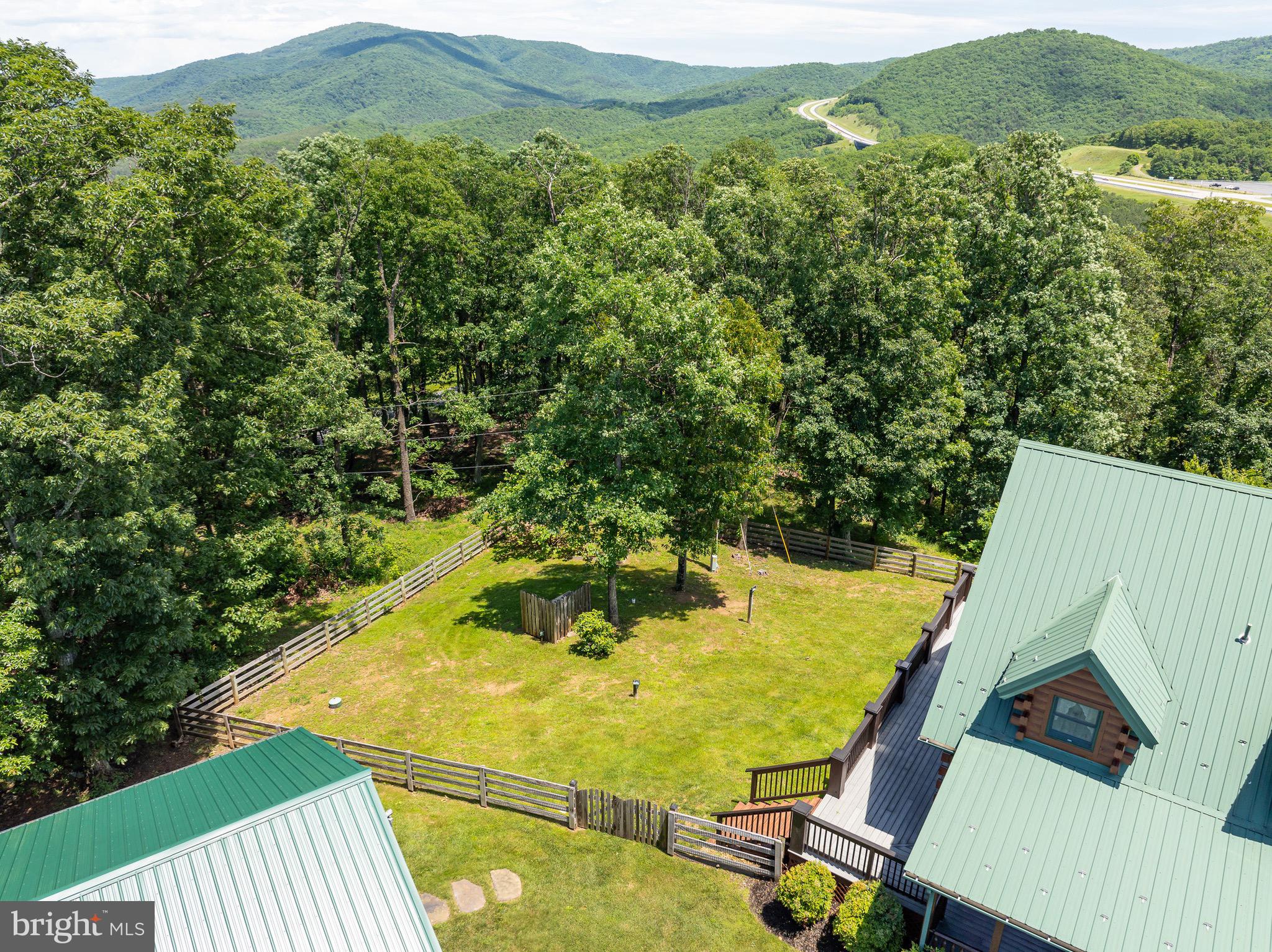 ASHTON WOODS - Residential