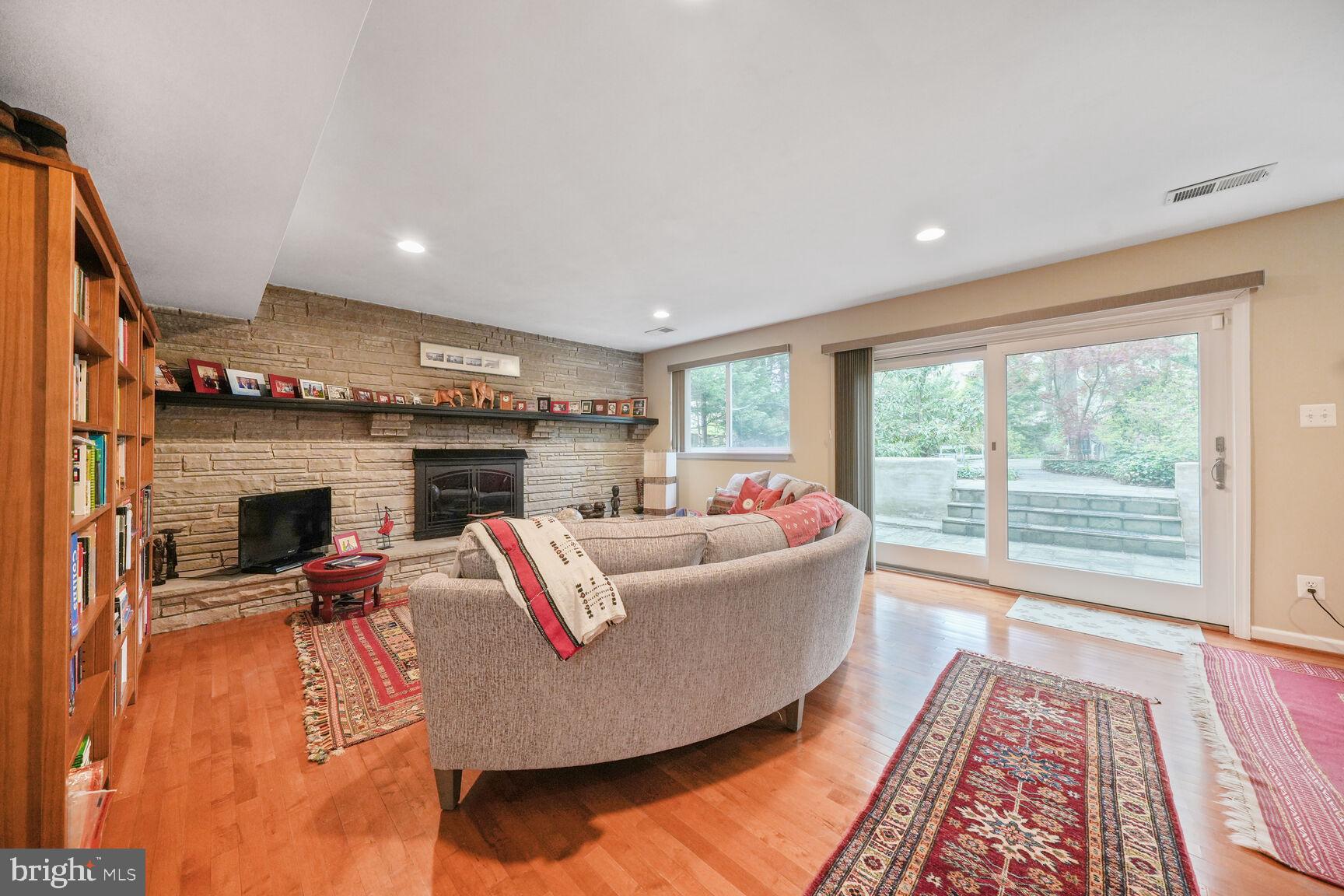 SLEEPY HOLLOW PARK - Residential