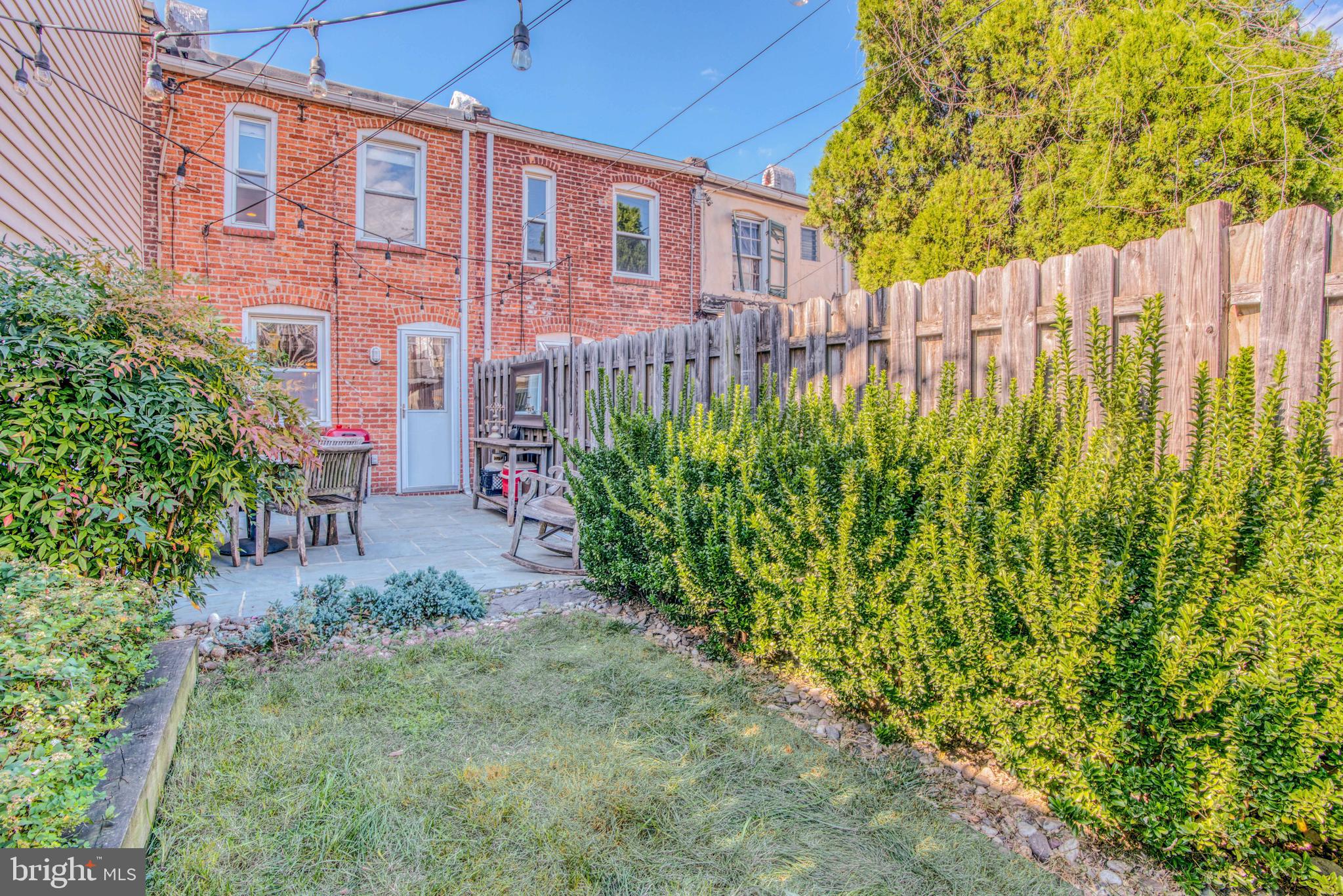 LOCUST POINT - Residential Lease