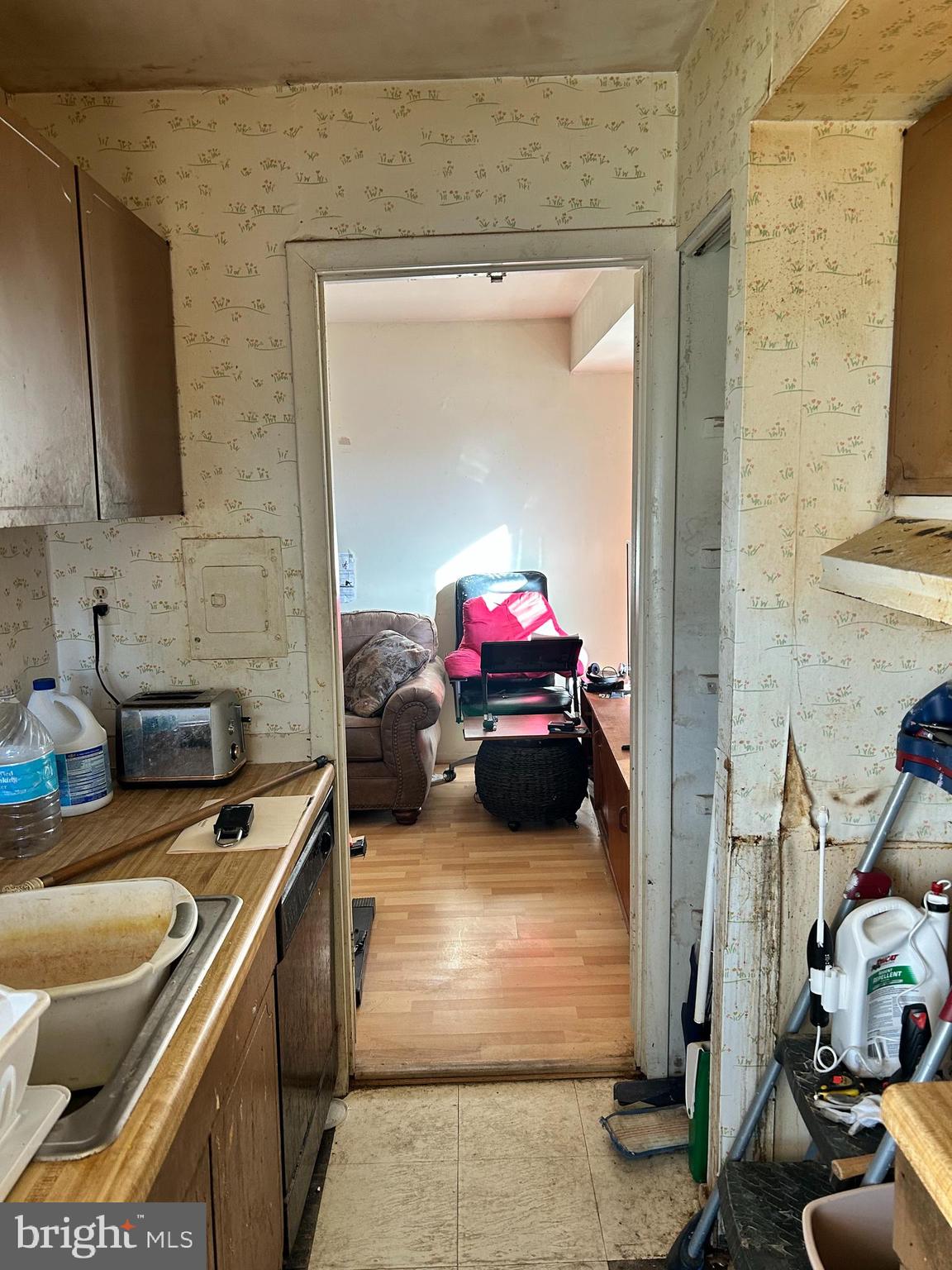 2202 GREENERY LANE 301-22