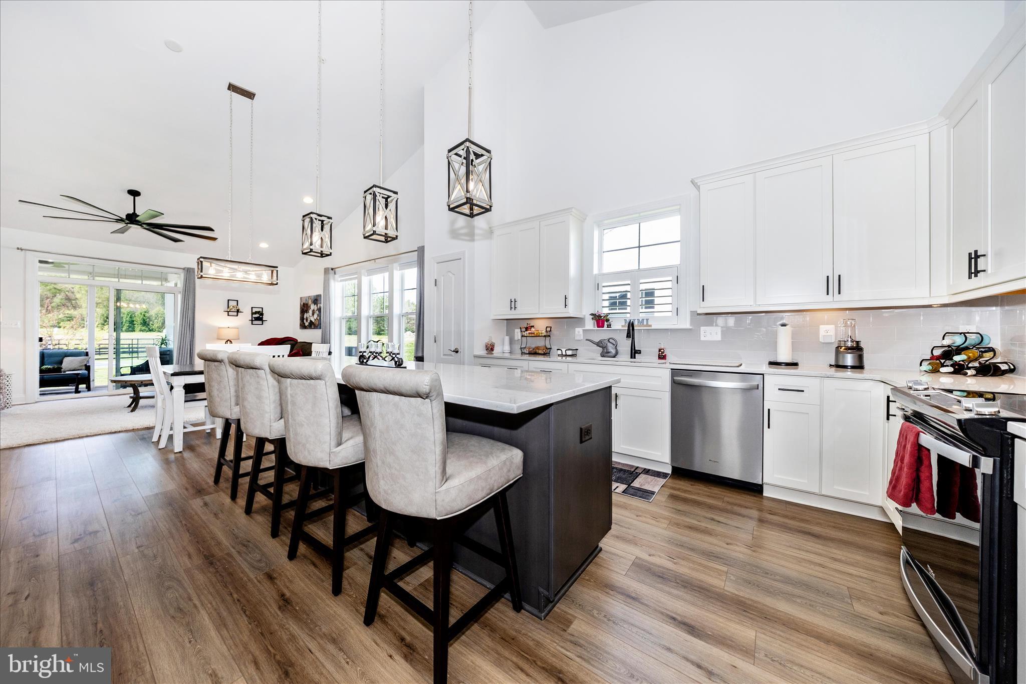 ROSEHILL MANOR - Residential