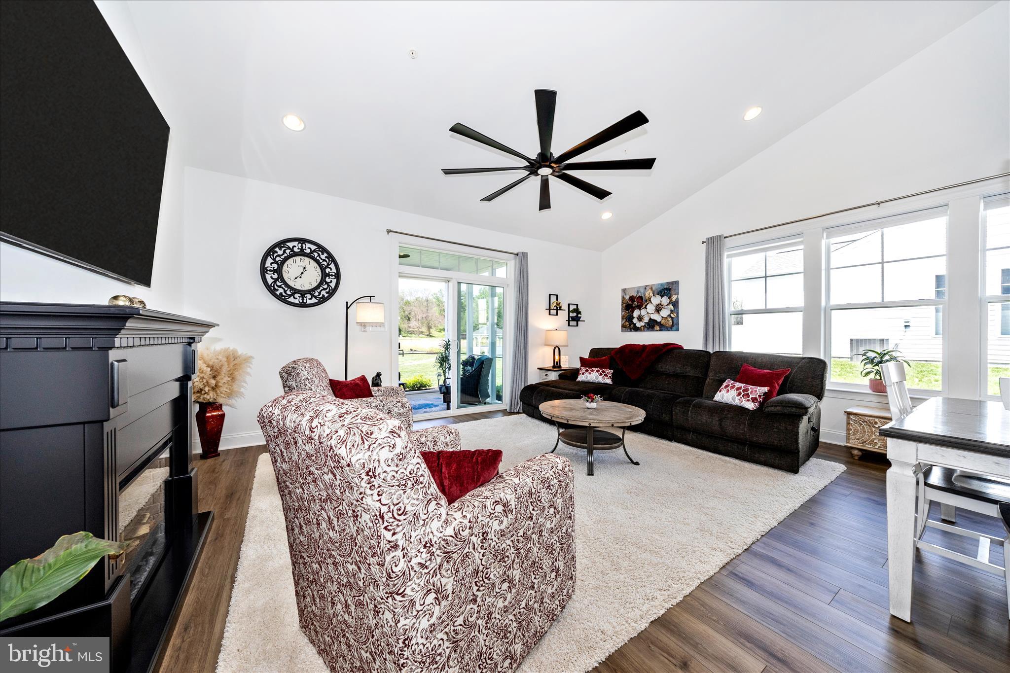 ROSEHILL MANOR - Residential