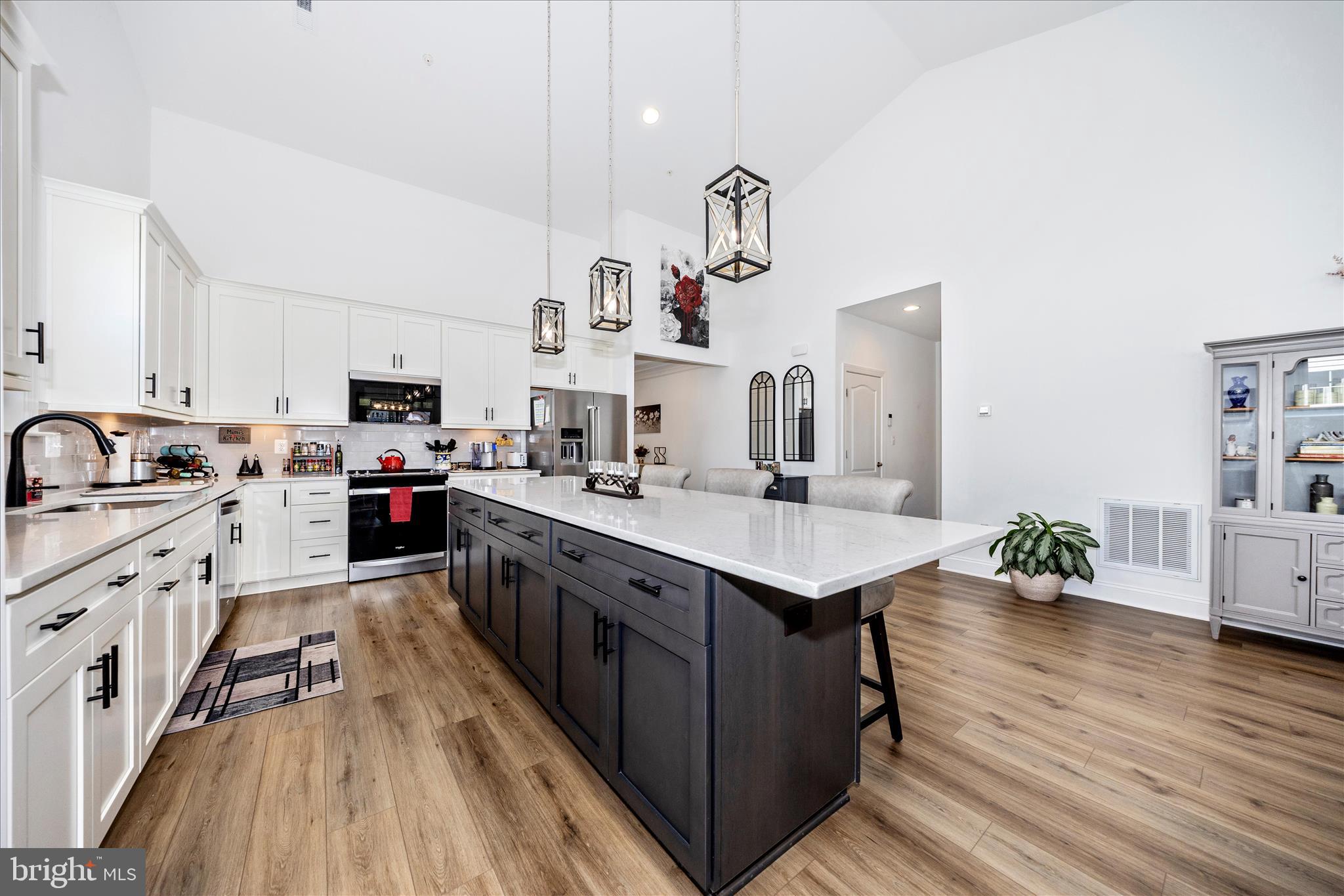 ROSEHILL MANOR - Residential