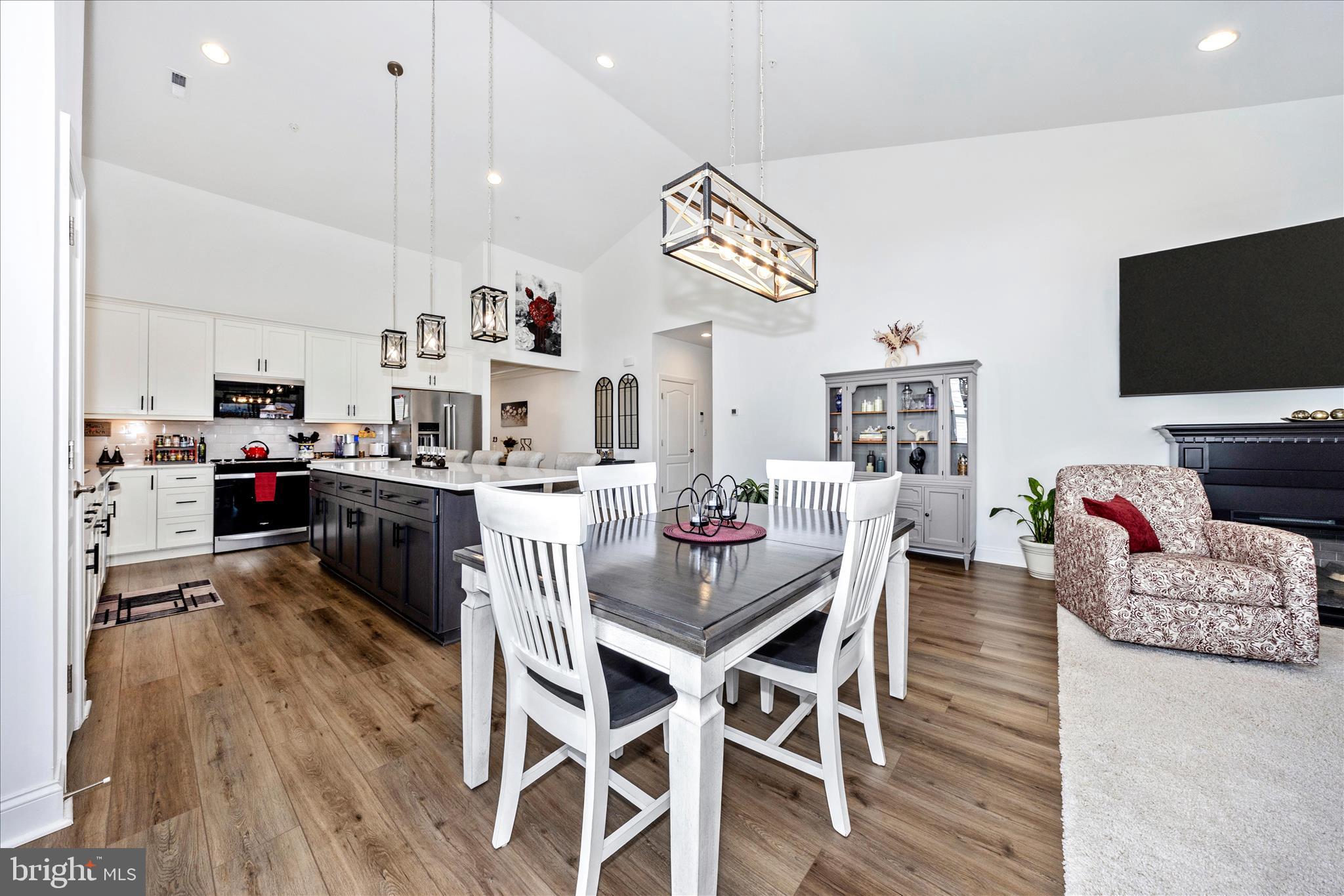 ROSEHILL MANOR - Residential