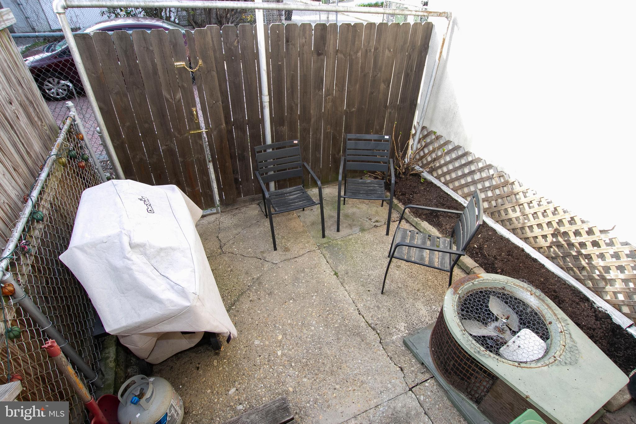 RIVERSIDE - Residential