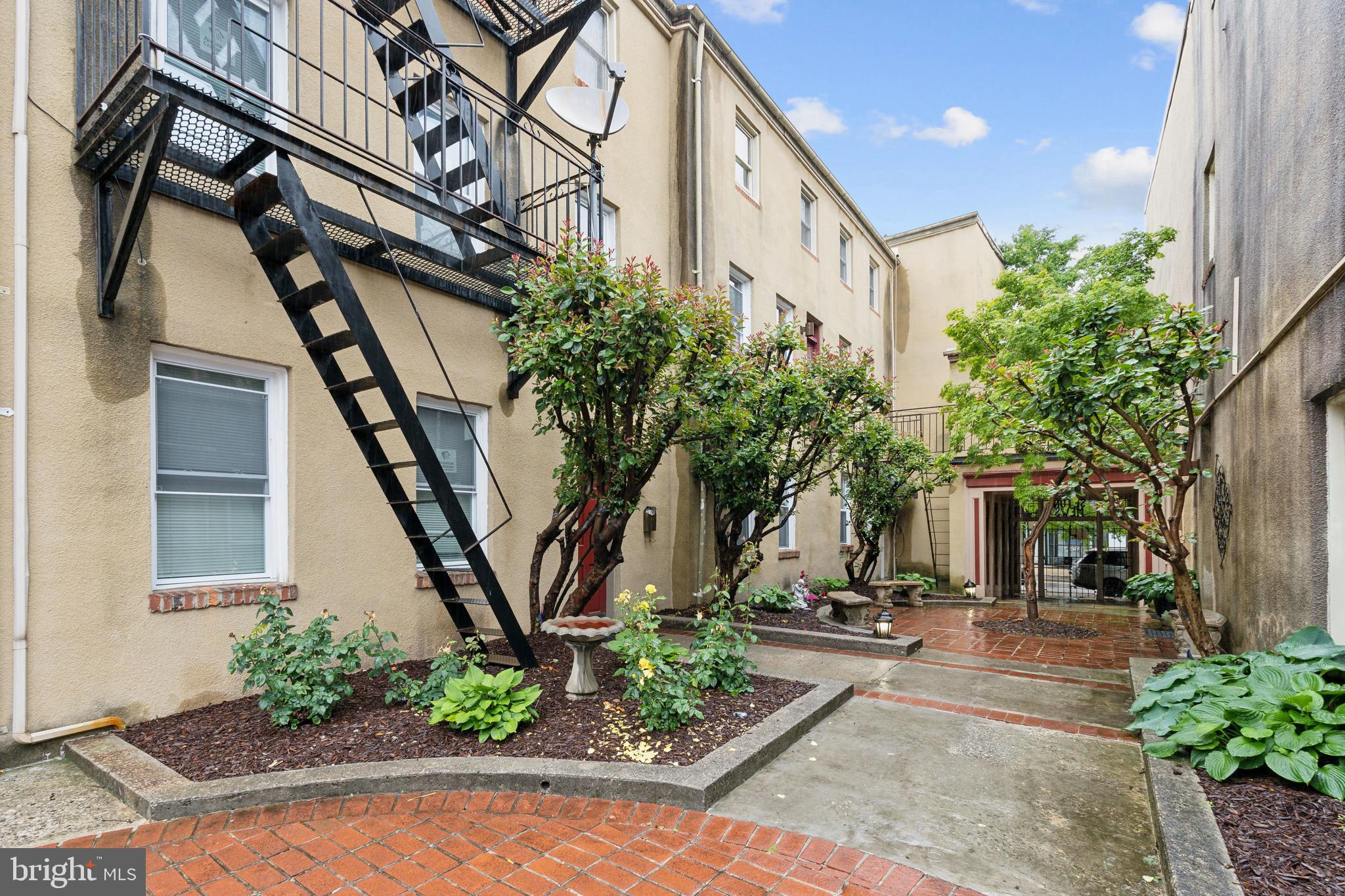SETON HILL - Residential