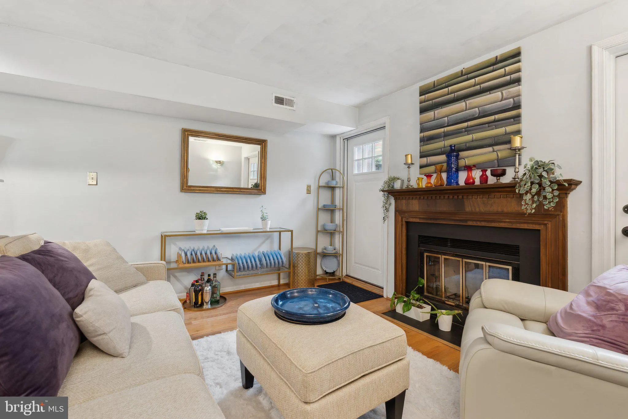 Baltimore, Maryland 21201, United States, 2 Bedrooms Bedrooms, ,2 BathroomsBathrooms,Residential,Active,140255